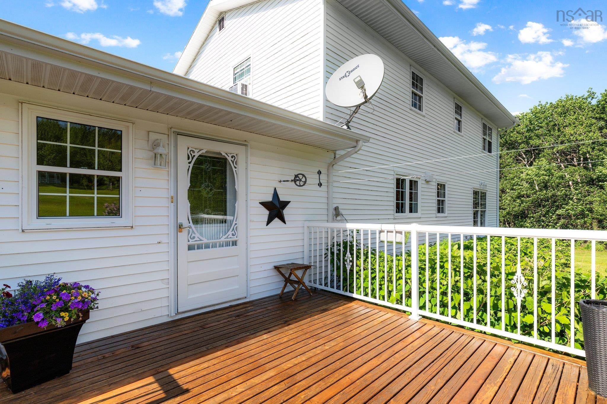$549,900.00: 1528 Highway 246, Wentworth