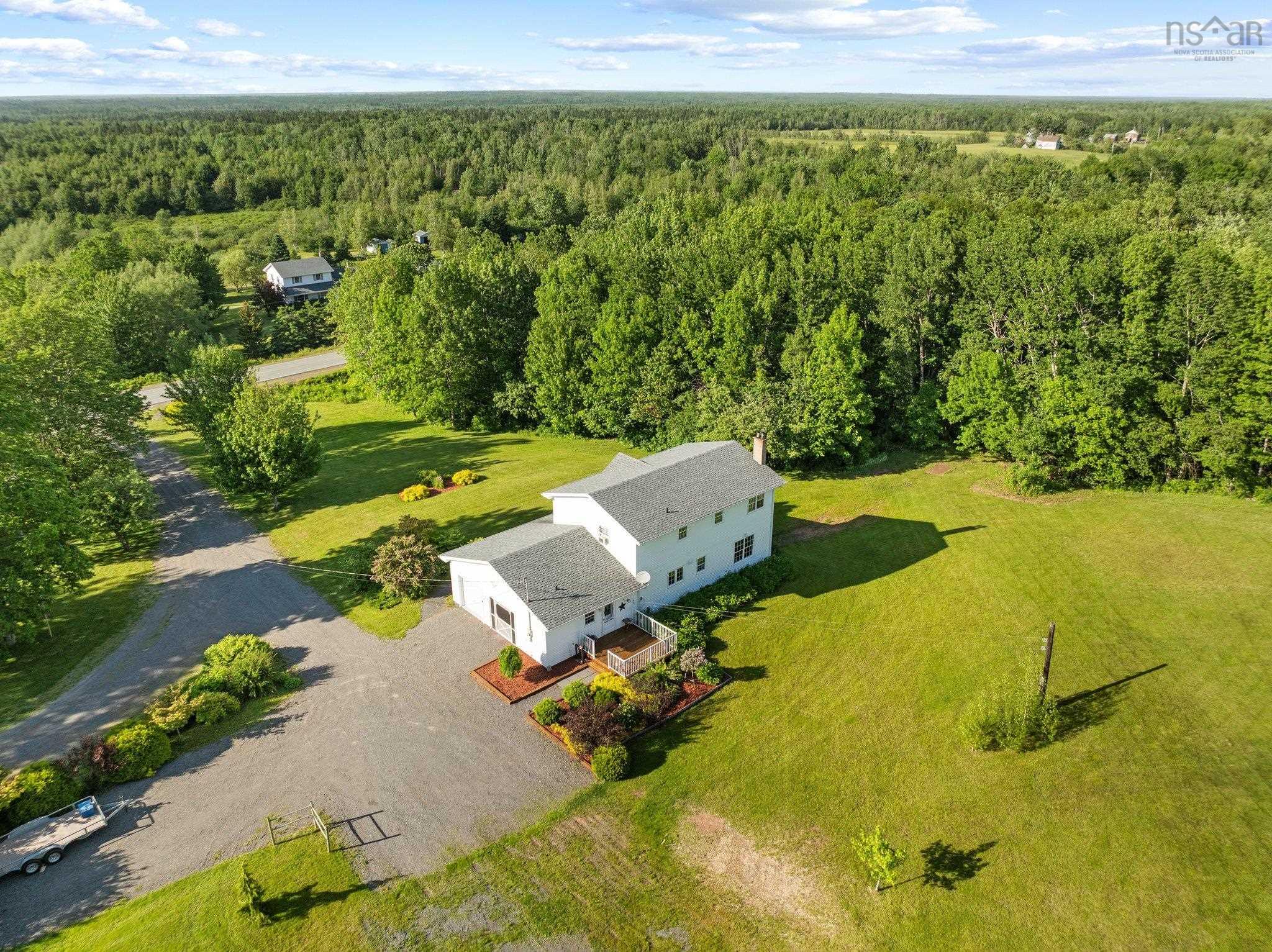 $549,900.00: 1528 Highway 246, Wentworth