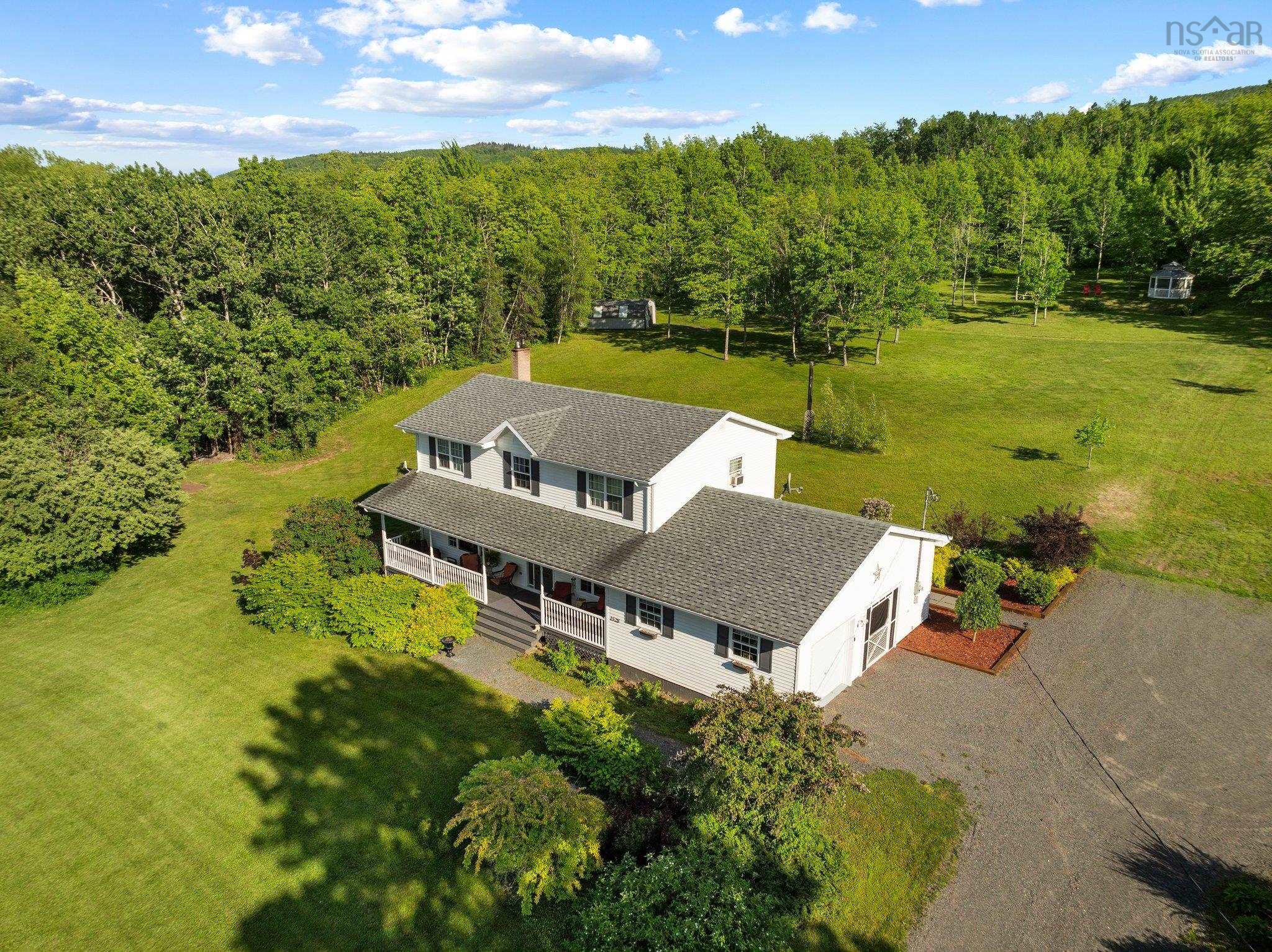 $549,900.00: 1528 Highway 246, Wentworth