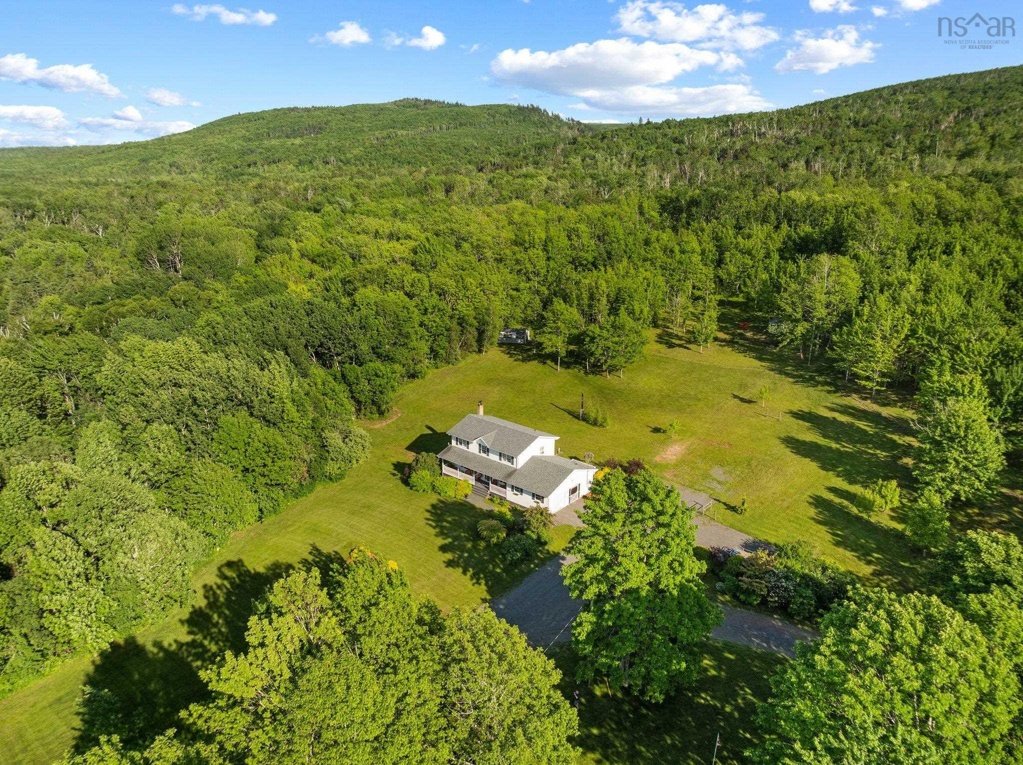 $549,900.00: 1528 Highway 246, Wentworth