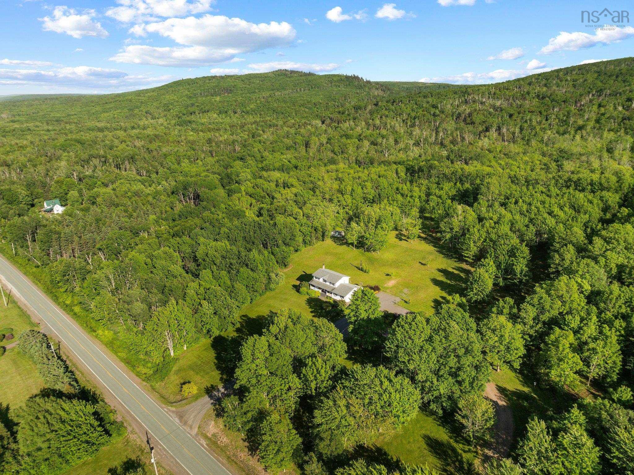 $549,900.00: 1528 Highway 246, Wentworth