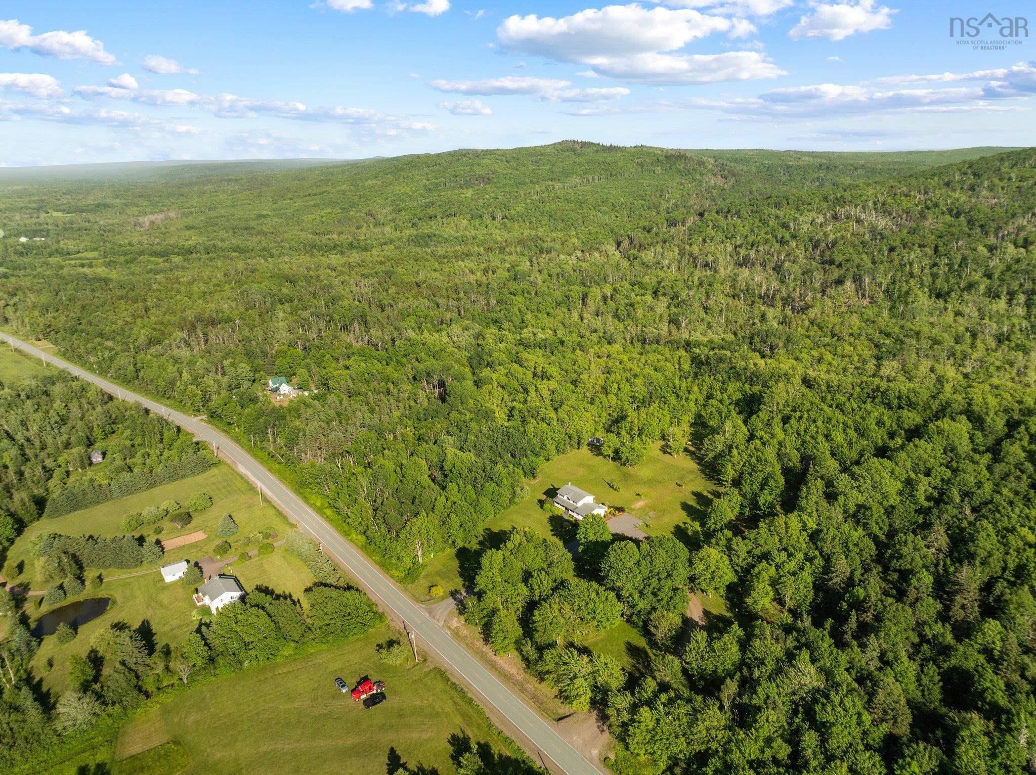$549,900.00: 1528 Highway 246, Wentworth