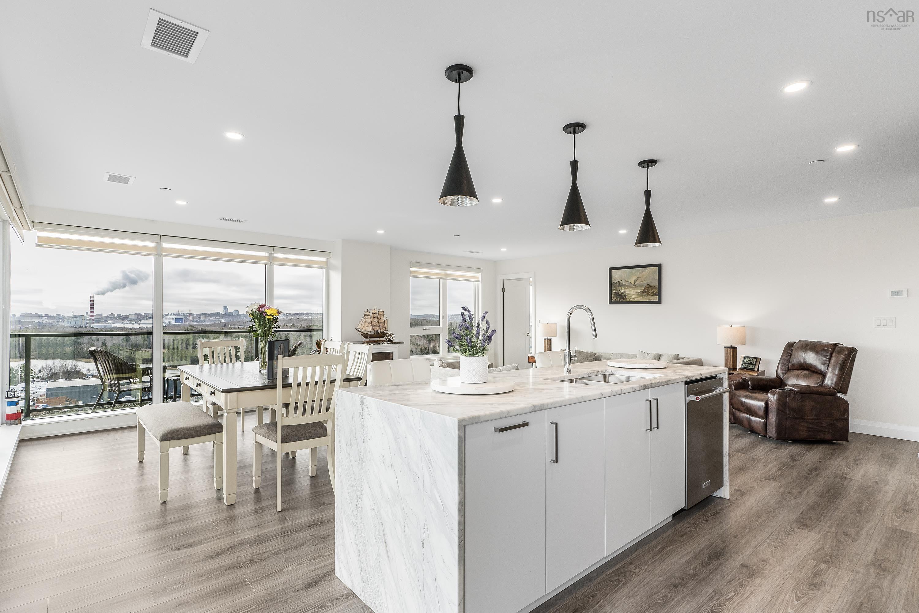 $671,900.00: 1405 72 Seapoint Road, Dartmouth