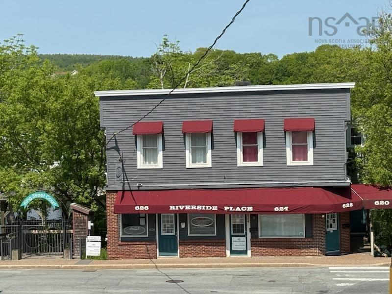 $999,500.00: 620 King Street, Bridgewater