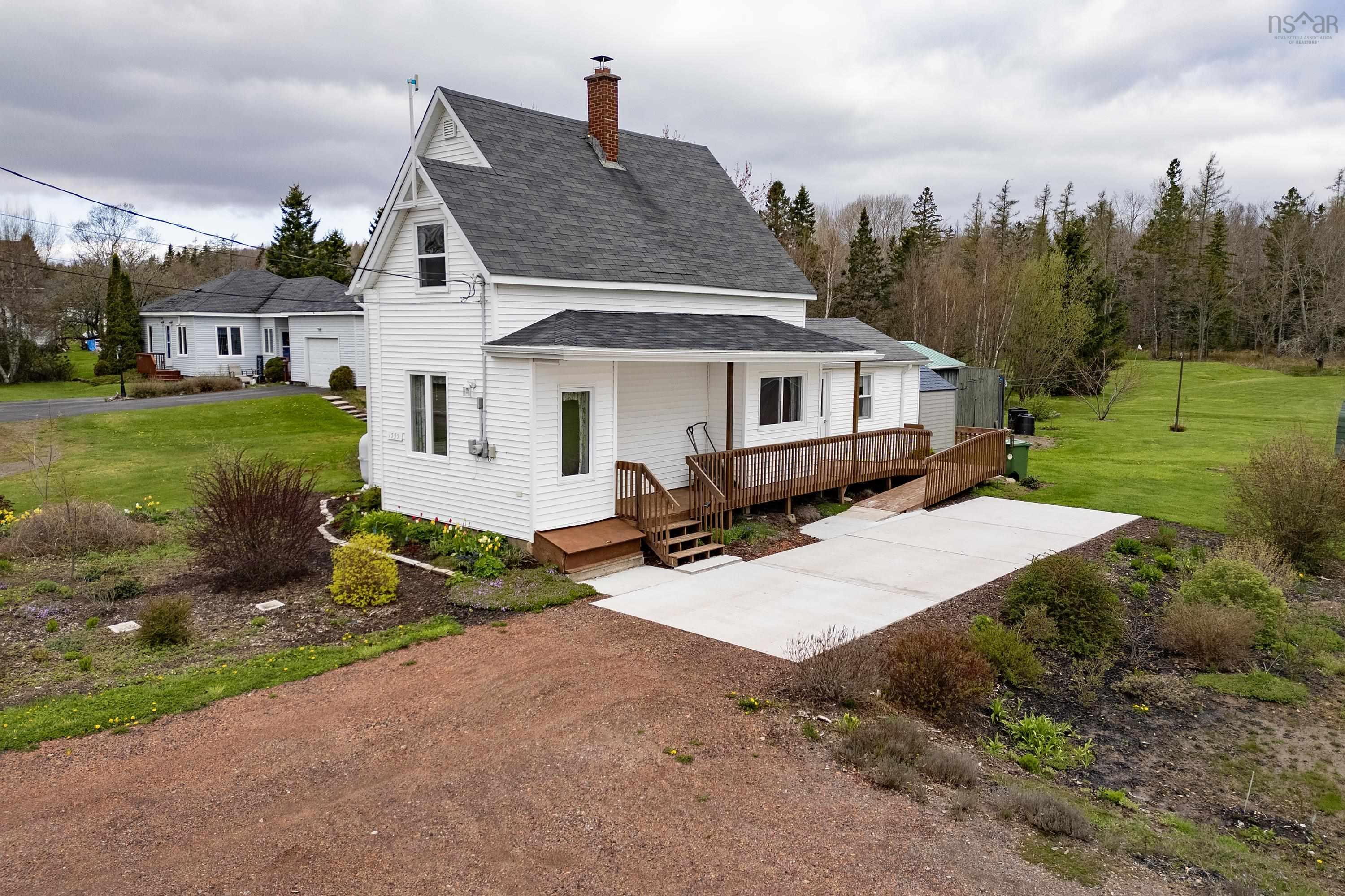 $183,900.00: 1555 Highway 242, River Hebert