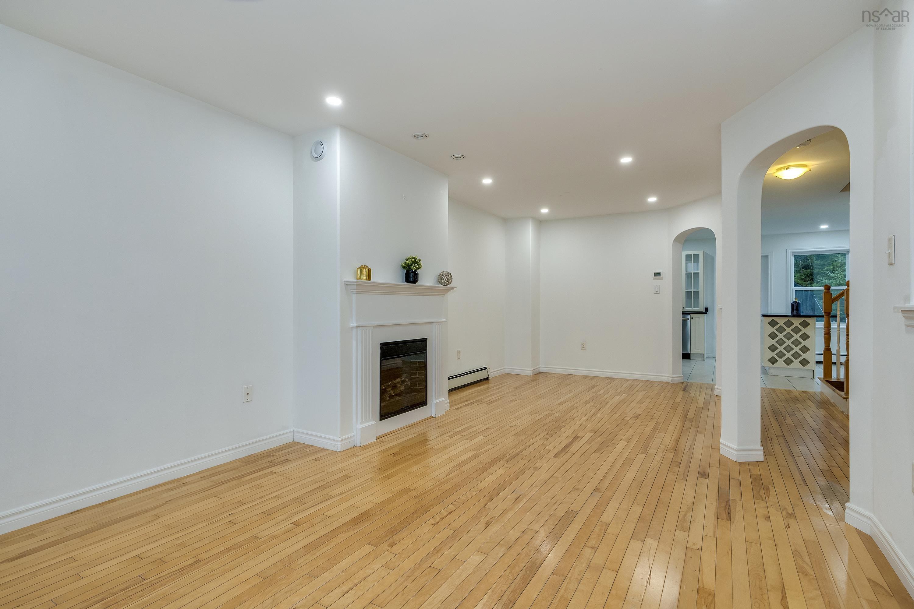 $509,900.00: 54 Surrey Way, Dartmouth