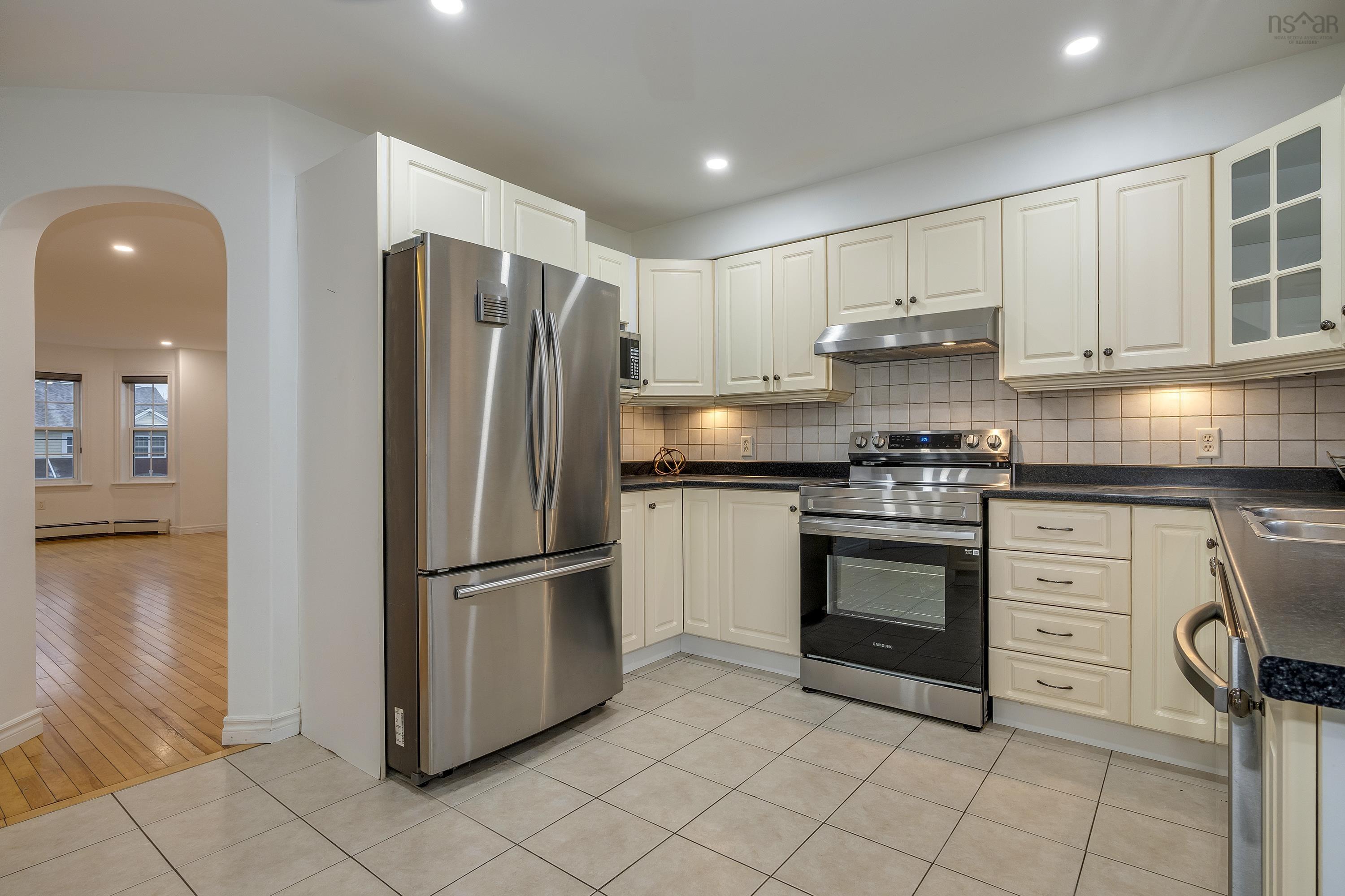 $509,900.00: 54 Surrey Way, Dartmouth