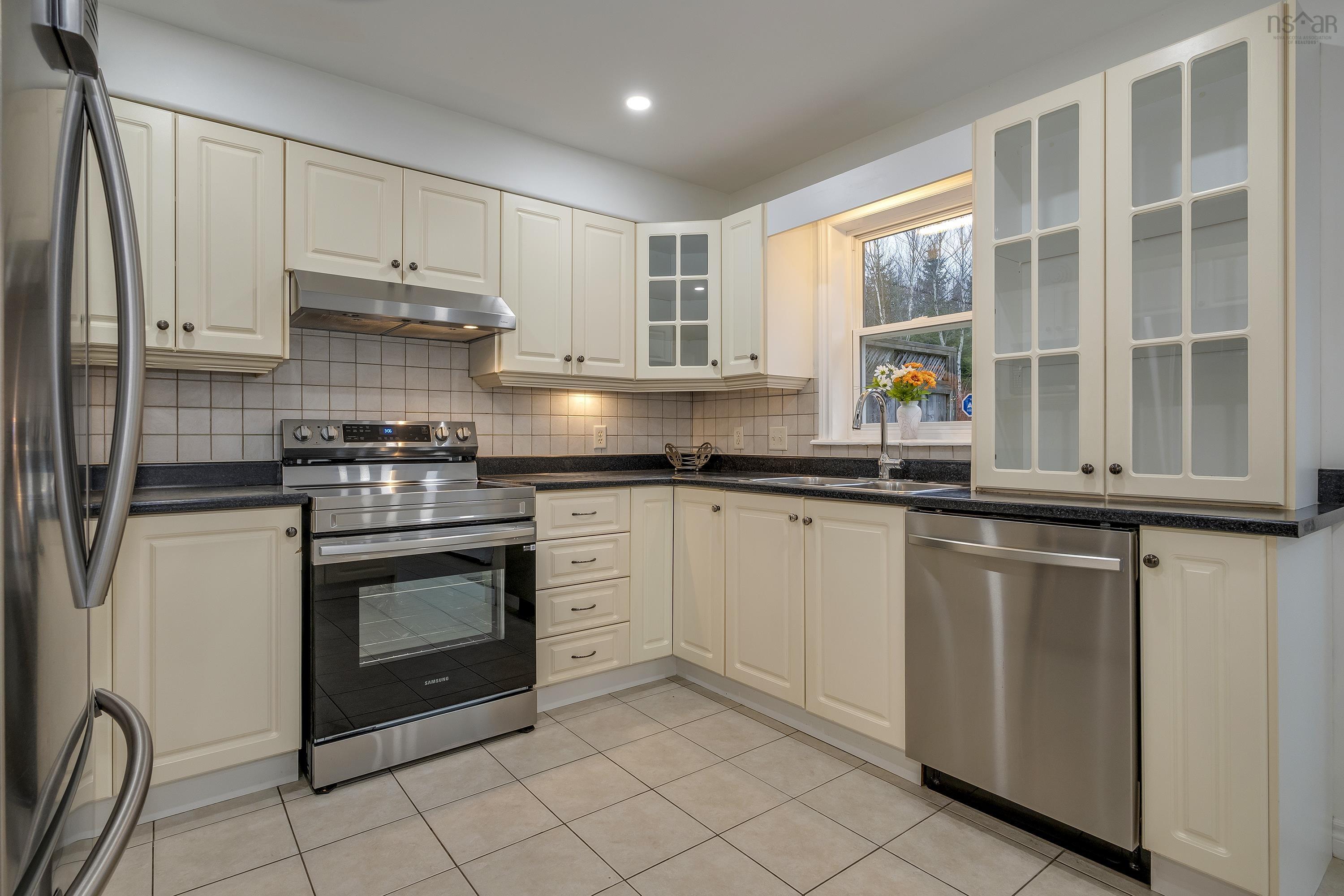 $509,900.00: 54 Surrey Way, Dartmouth