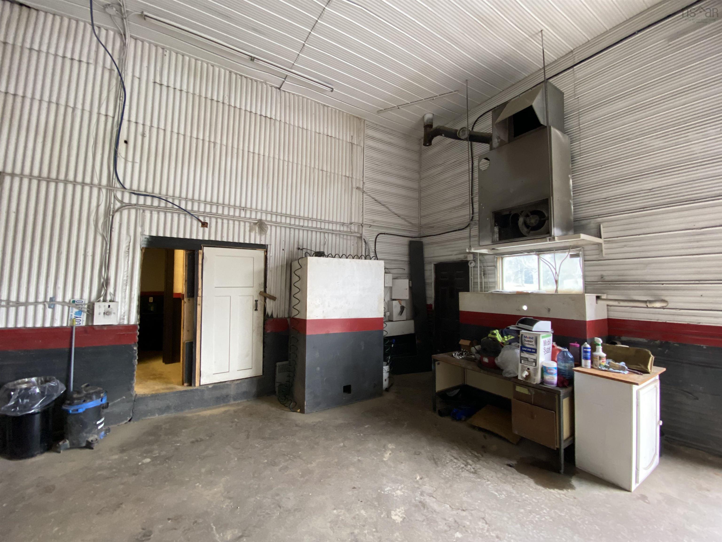 $850,000.00: 277 Lower Truro Road, Truro