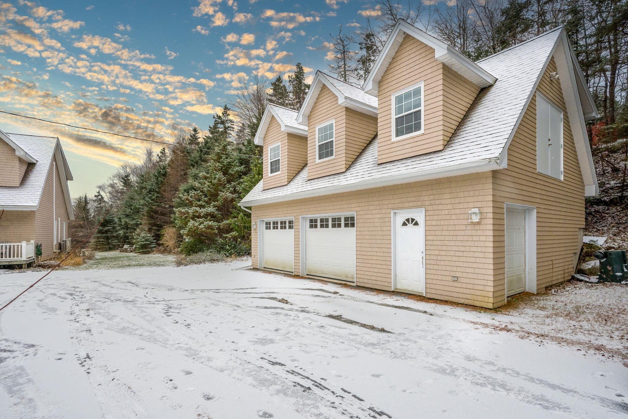 $799,900.00: 6146 St. Margaret