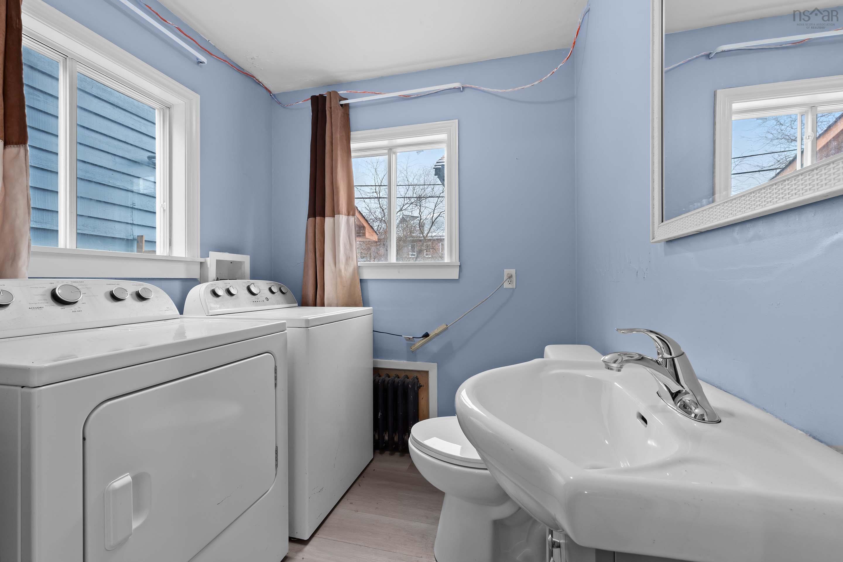 $499,900.00: 287 Main Street, Dartmouth