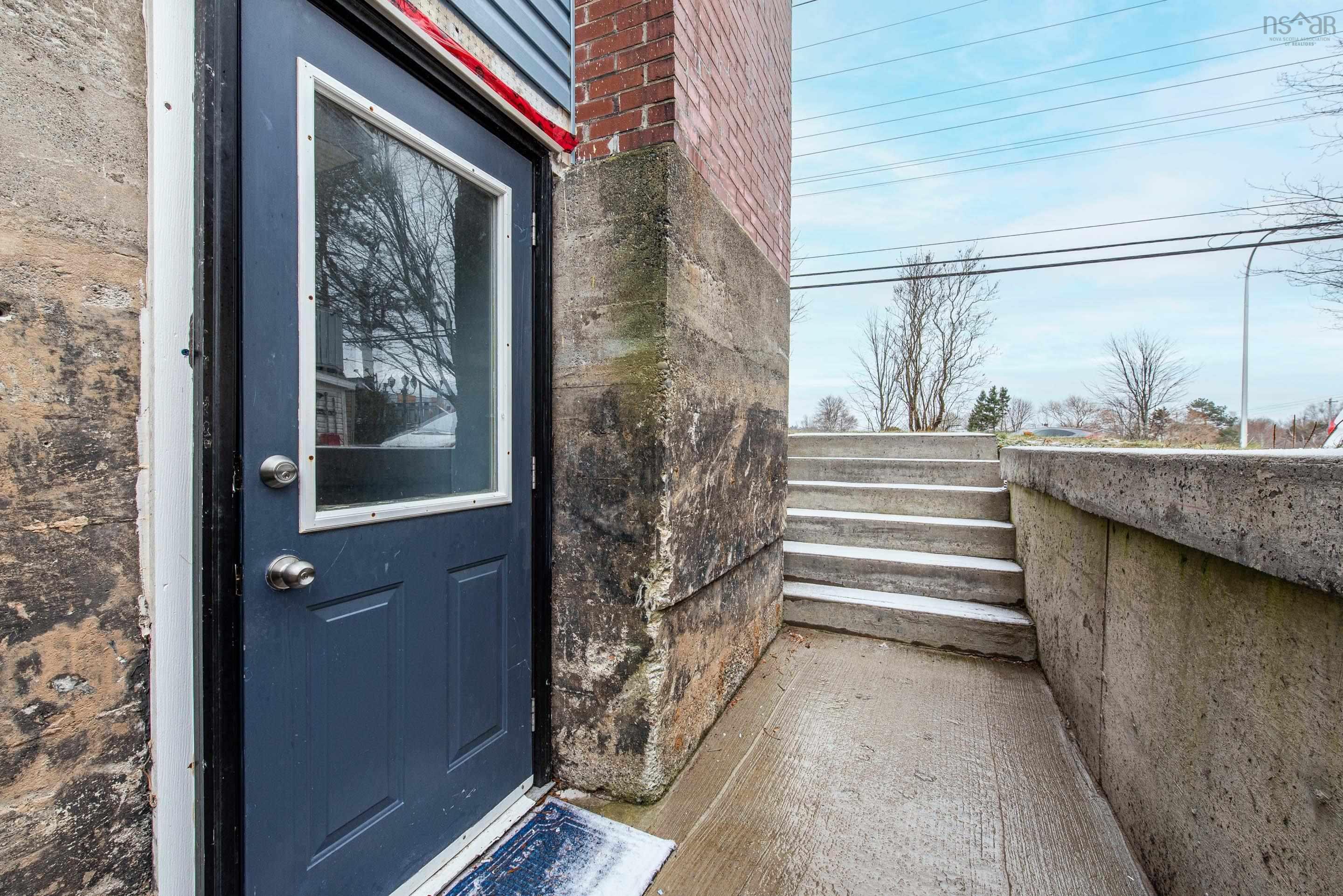 $499,900.00: 287 Main Street, Dartmouth