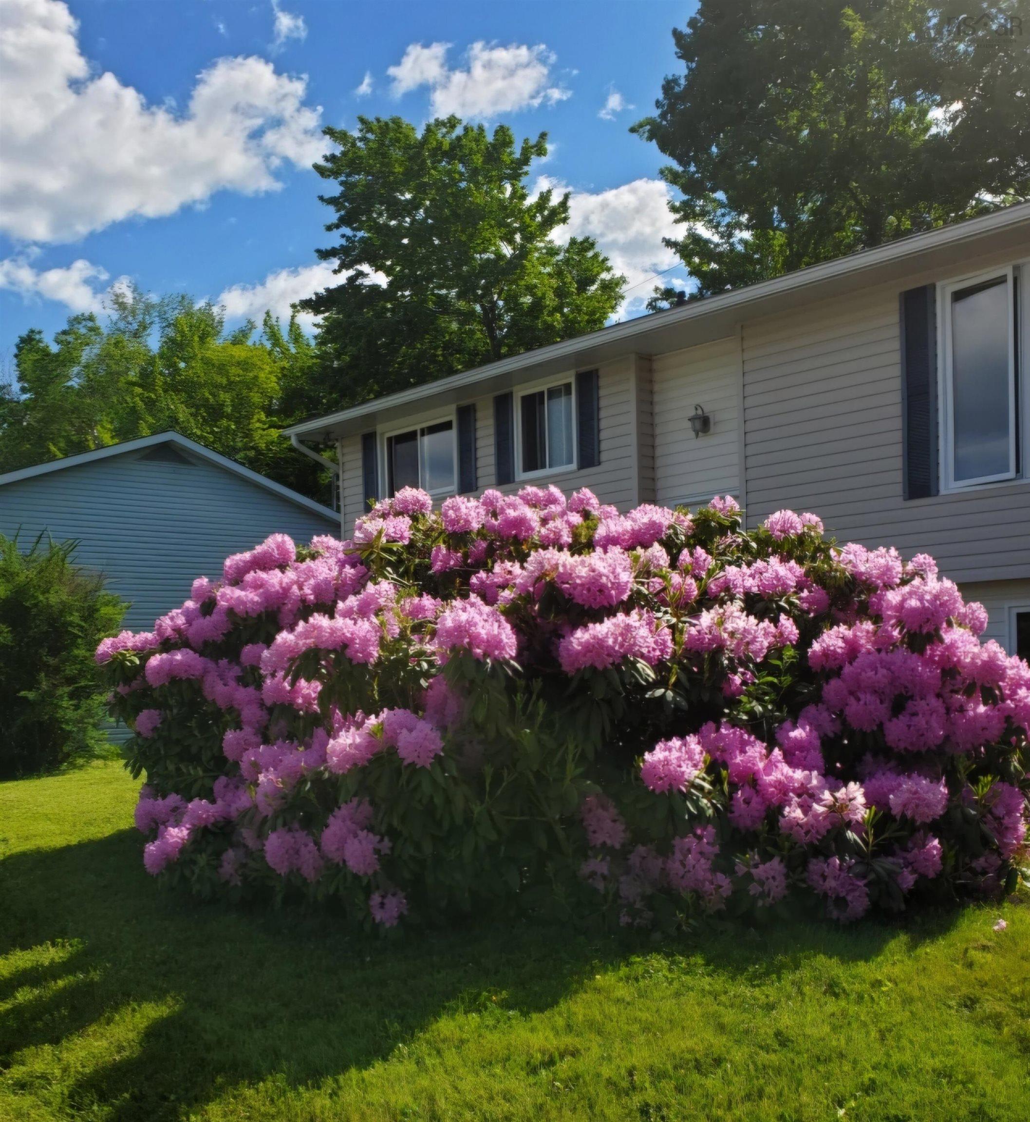 $524,900.00: 21 Tamarack Circle, Lower Sackville