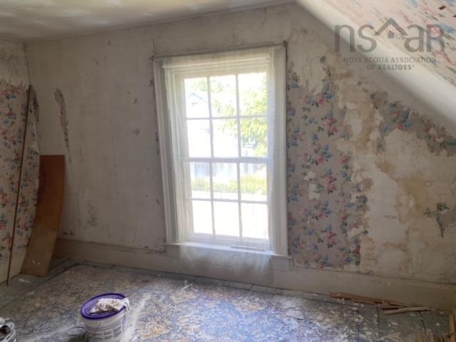 $100,000.00: 8885 Highway 8, South Brookfield