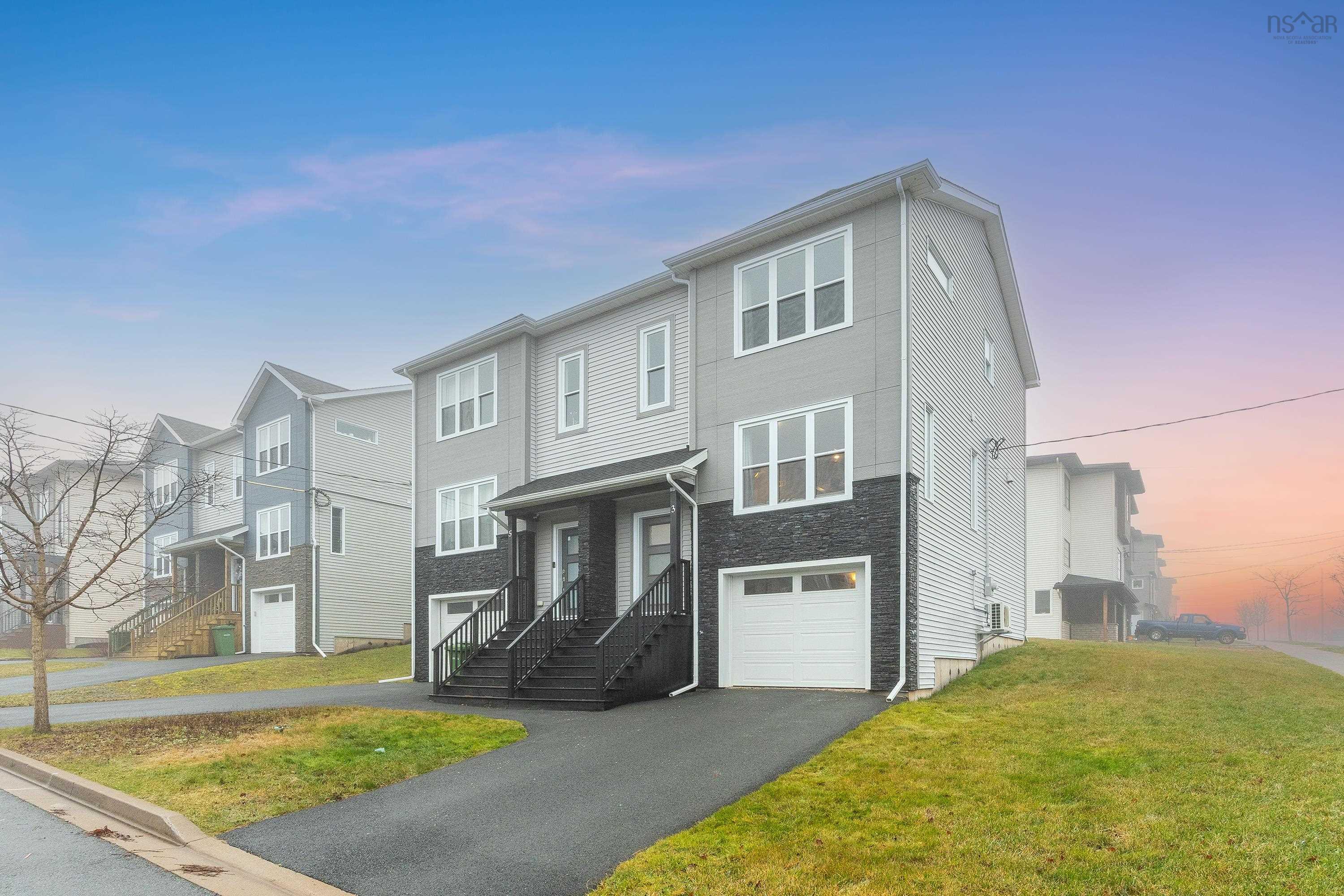 $569,900.00: 3 Onyx Crescent, Halifax