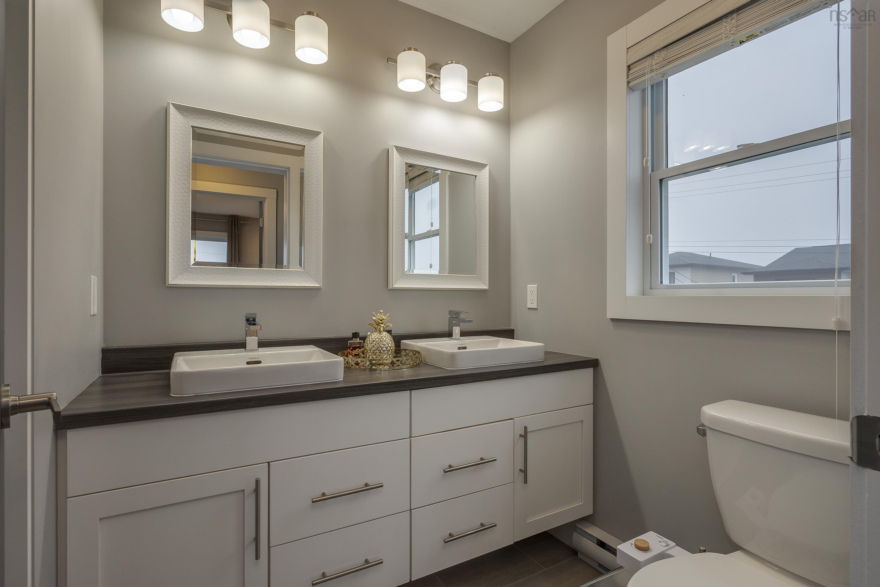 $569,900.00: 3 Onyx Crescent, Halifax