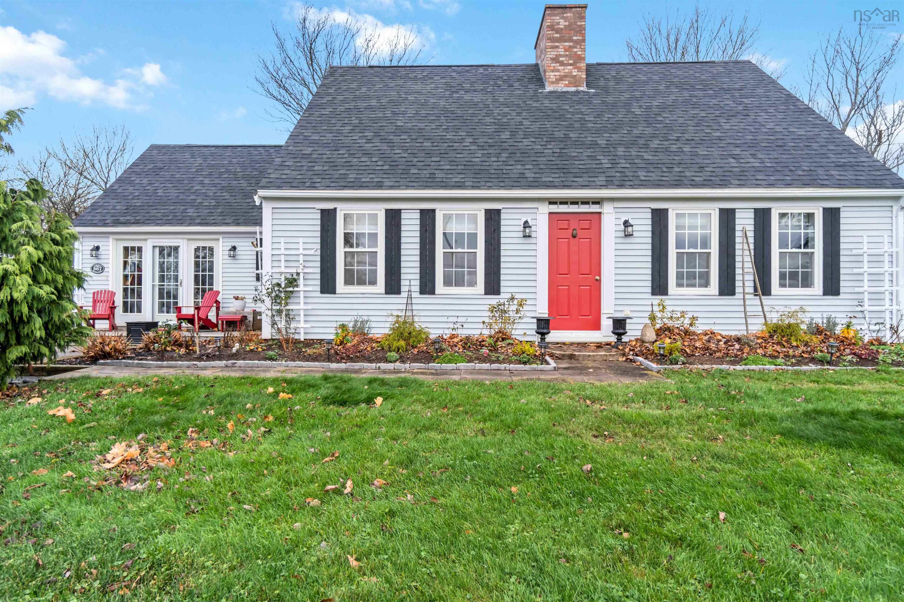 $789,000.00: 567 Canard Street, Lower Canard