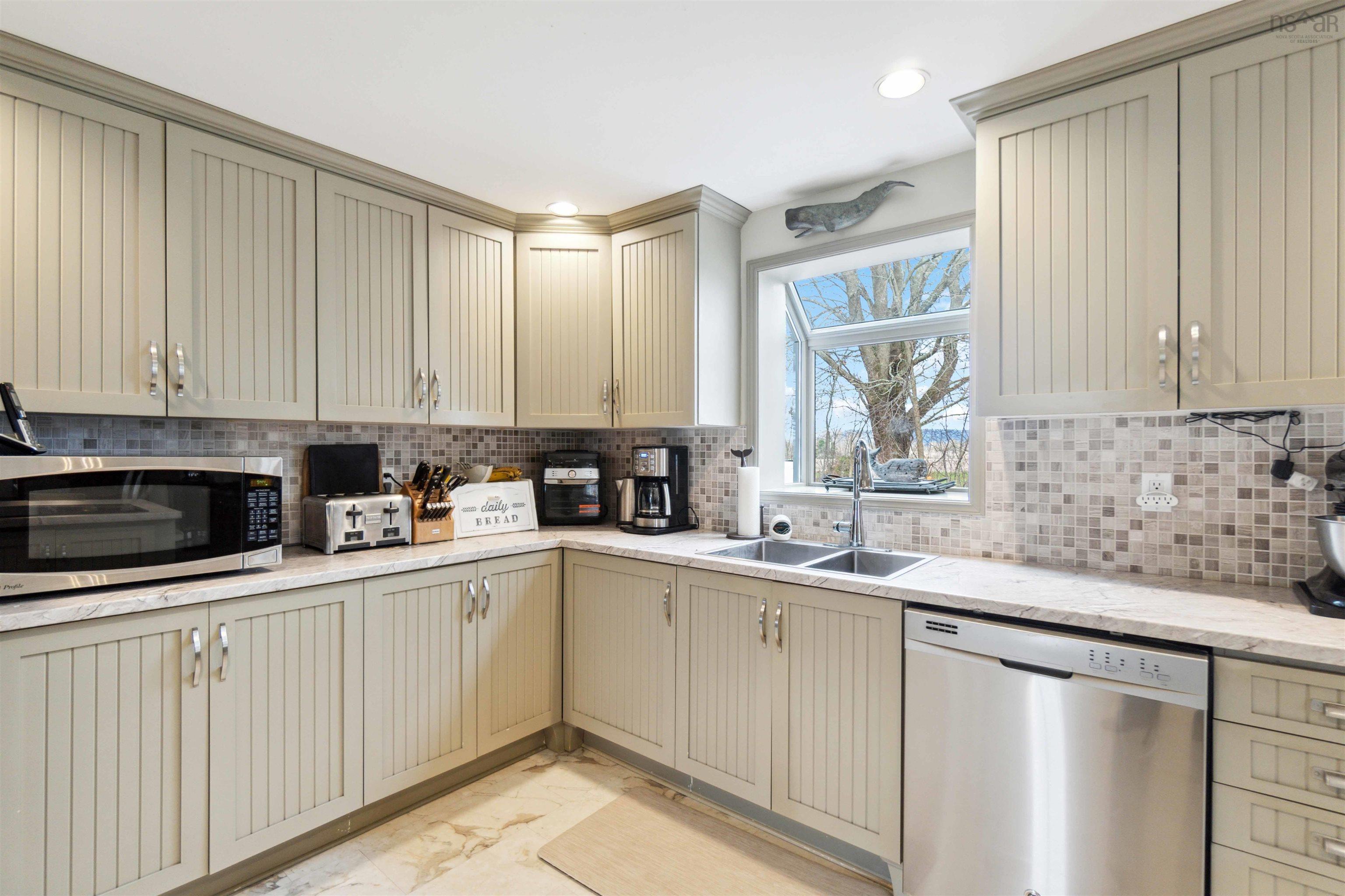 $789,000.00: 567 Canard Street, Lower Canard