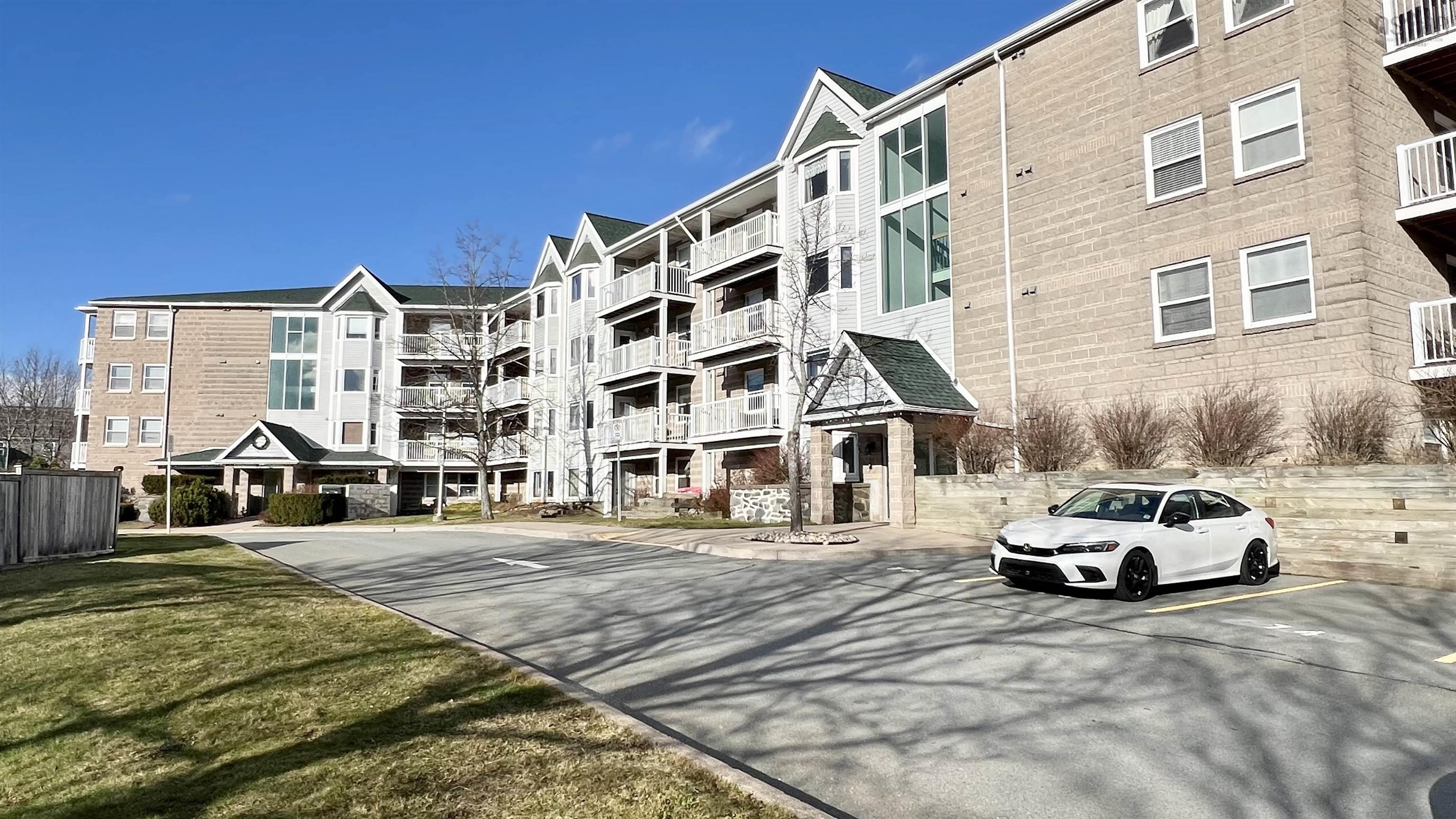 $369,900.00: 305 93 Kearney Lake Drive, Halifax