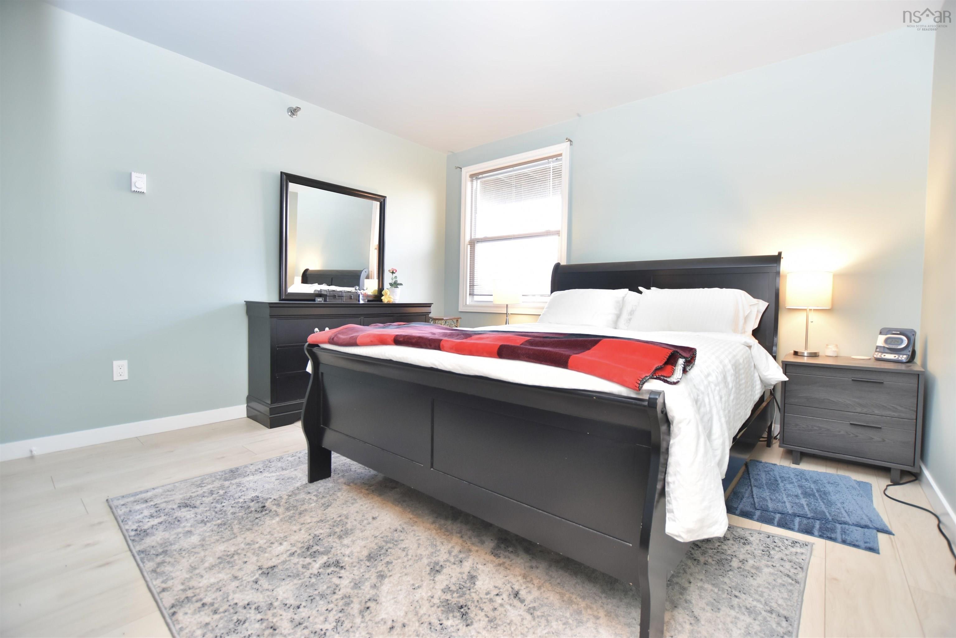 $369,900.00: 305 93 Kearney Lake Drive, Halifax