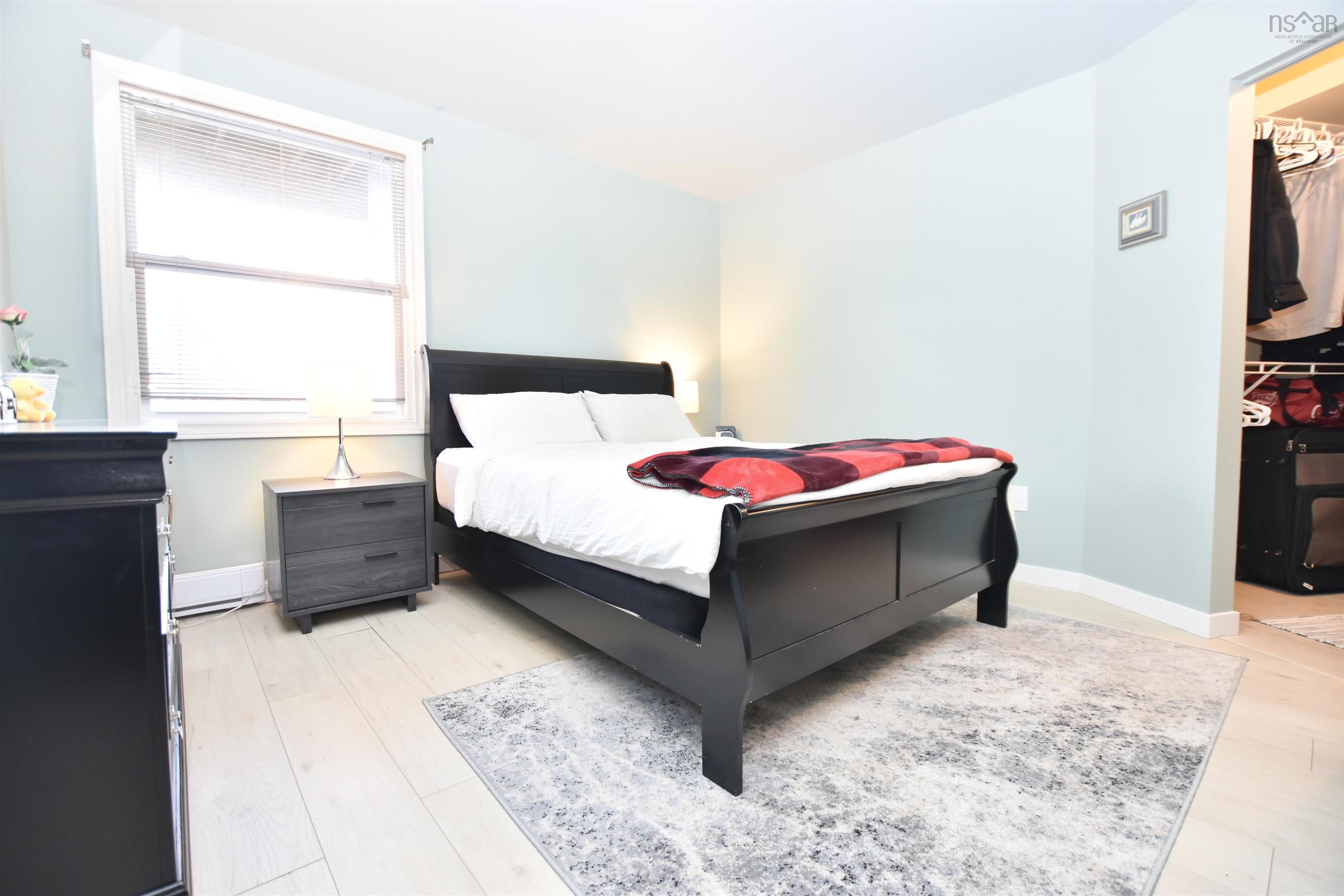 $369,900.00: 305 93 Kearney Lake Drive, Halifax