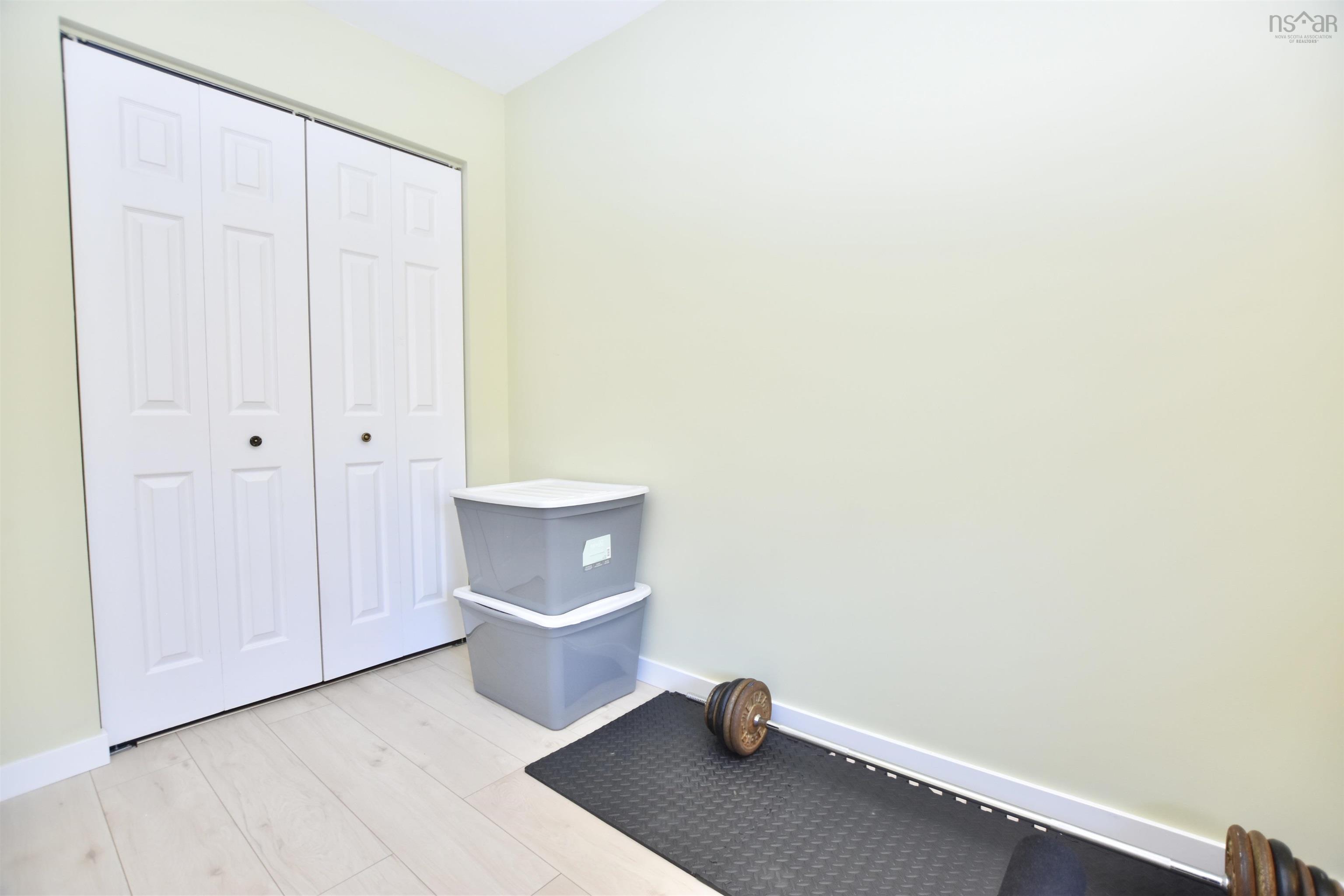 $369,900.00: 305 93 Kearney Lake Drive, Halifax