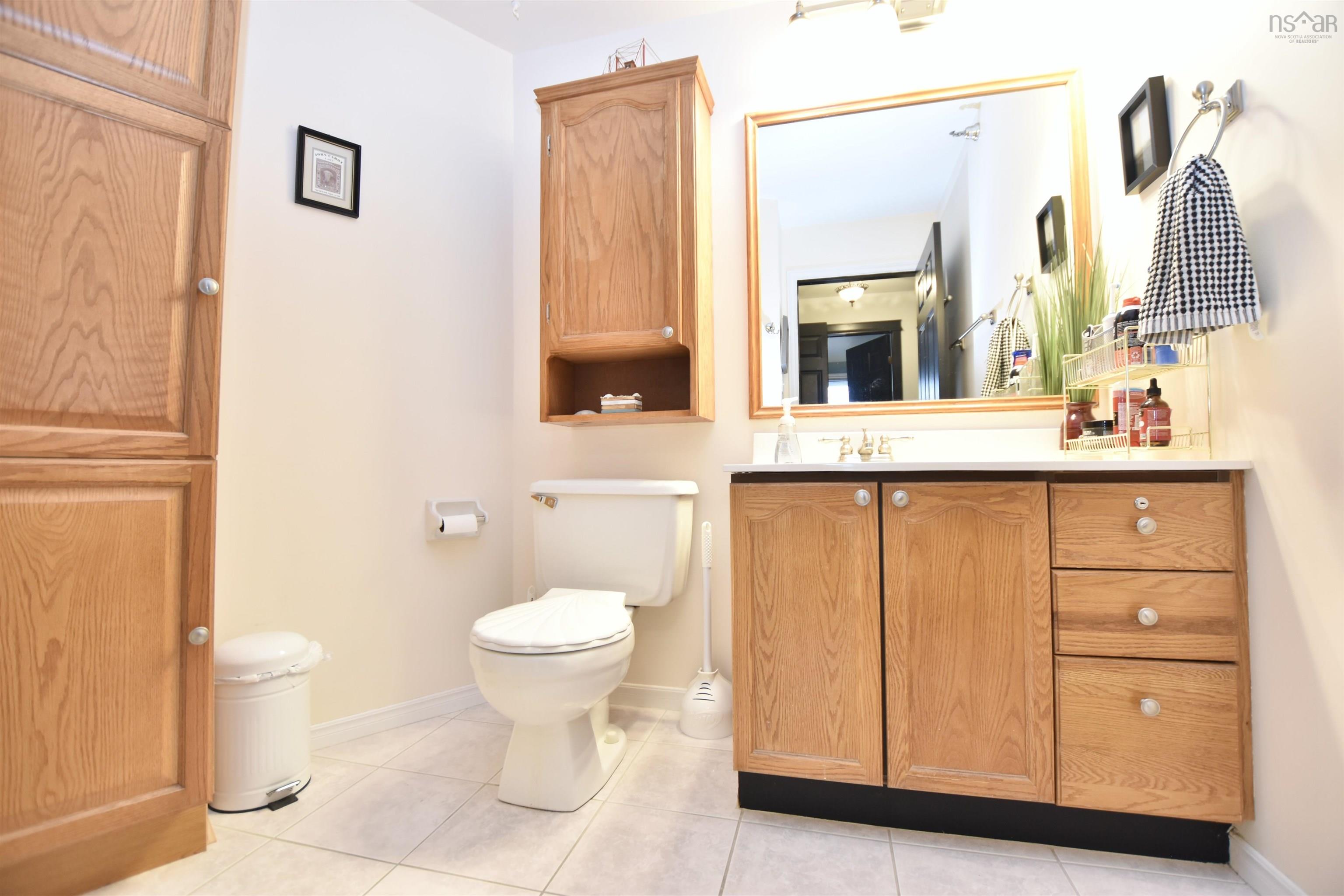 $369,900.00: 305 93 Kearney Lake Drive, Halifax