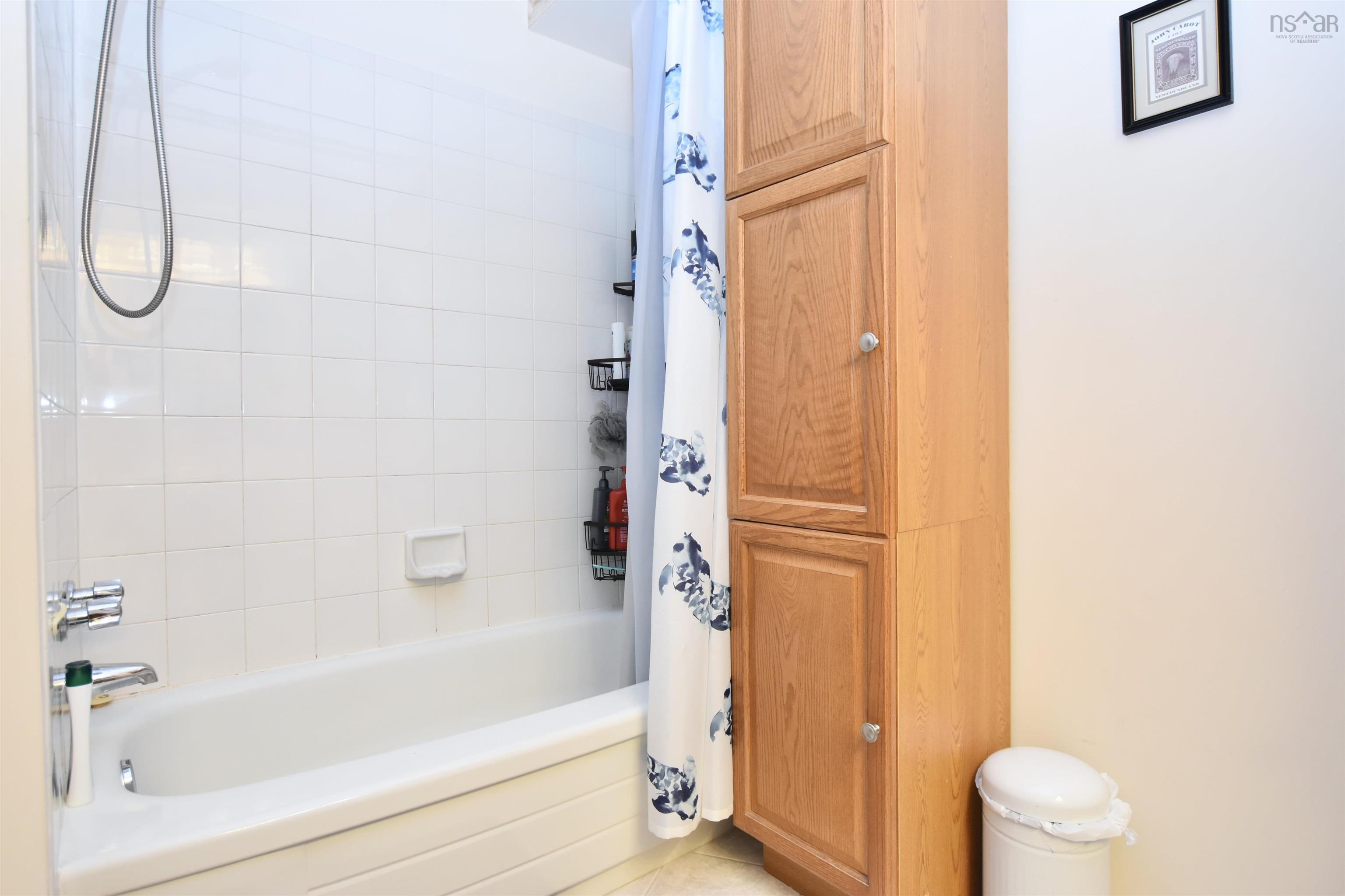 $369,900.00: 305 93 Kearney Lake Drive, Halifax