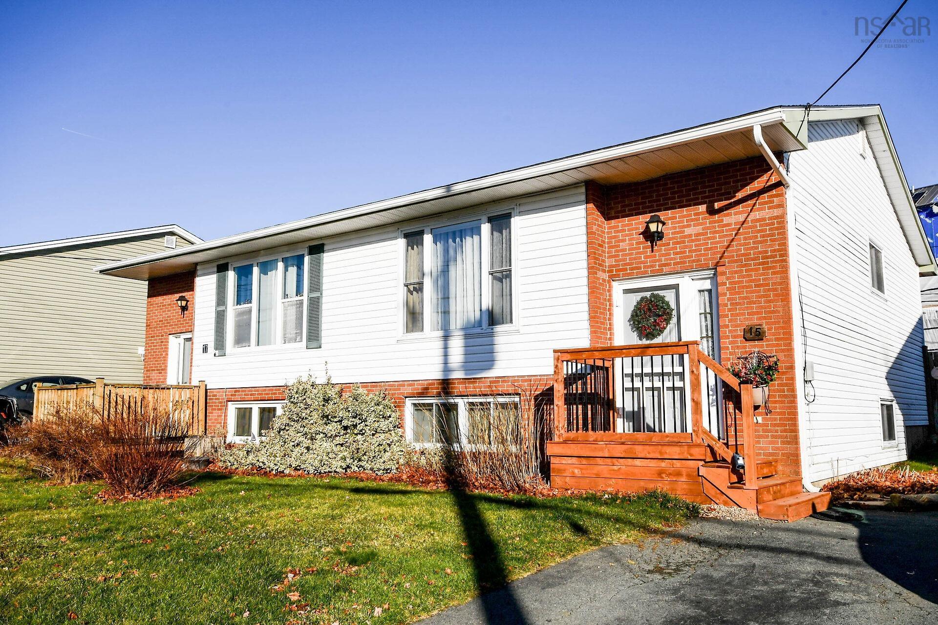 $429,000.00: 15 Circassion Drive, Forest Hills