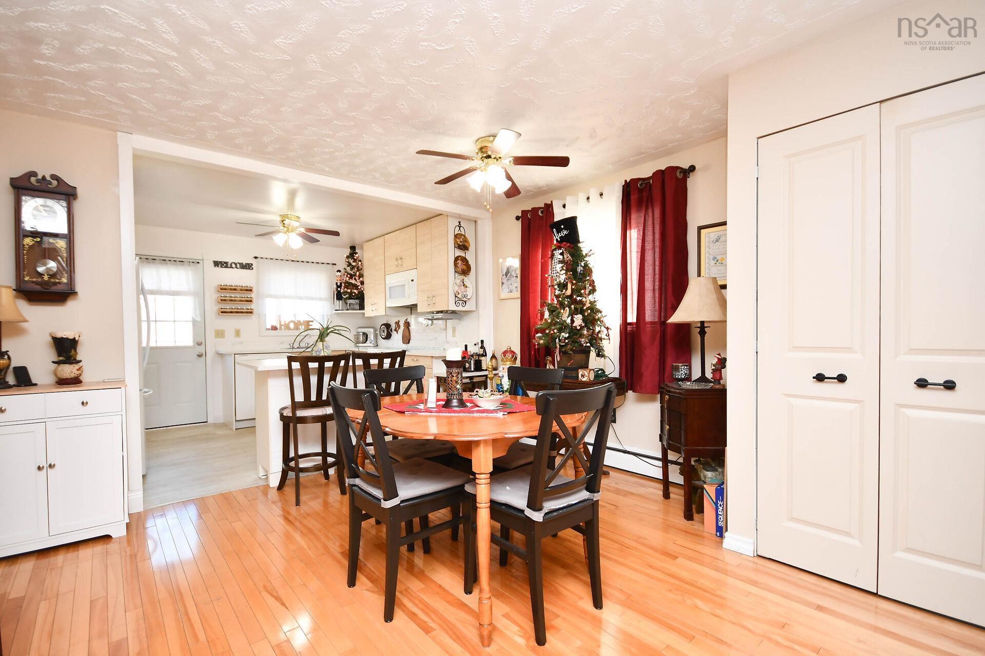 $429,000.00: 15 Circassion Drive, Forest Hills
