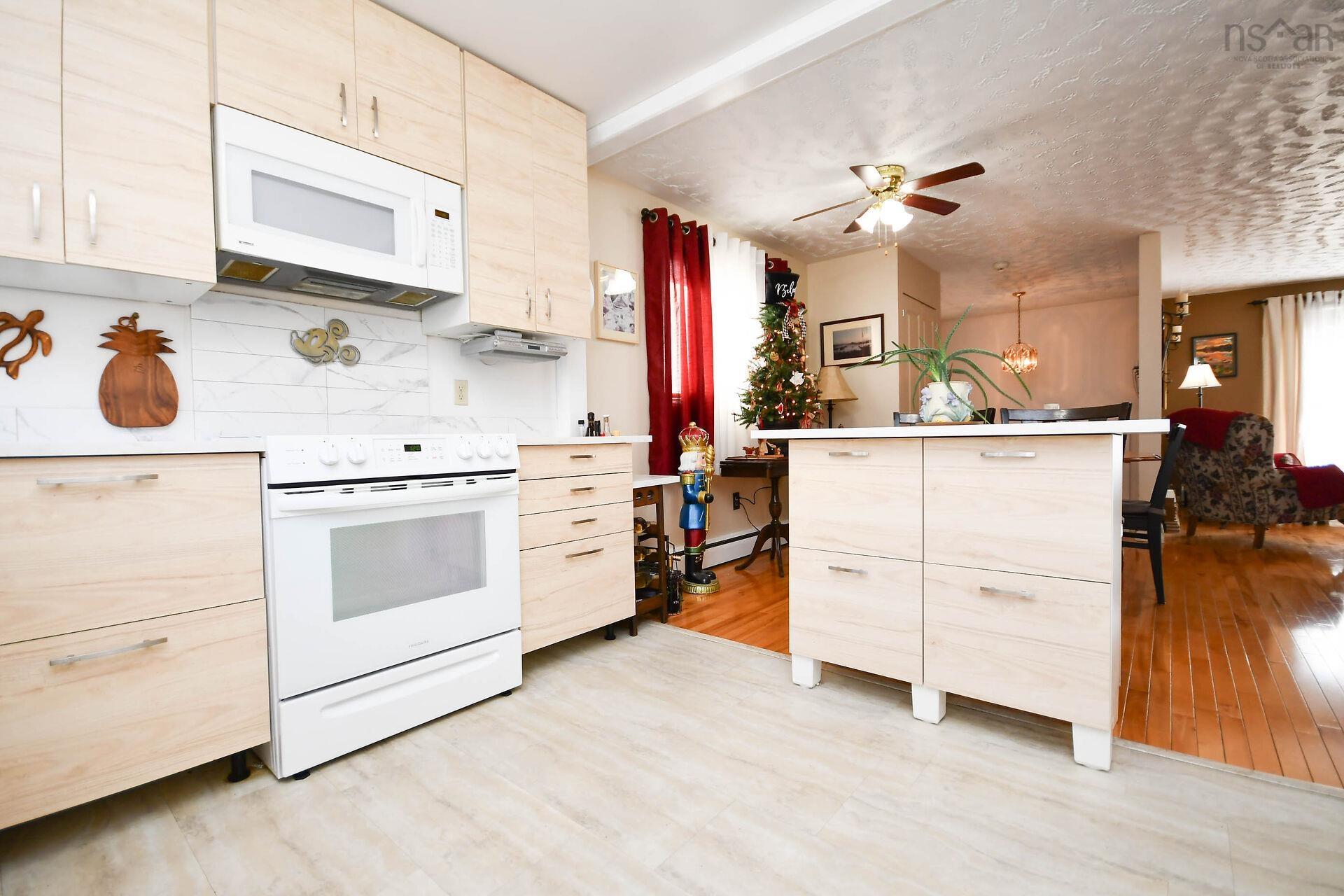 $429,000.00: 15 Circassion Drive, Forest Hills