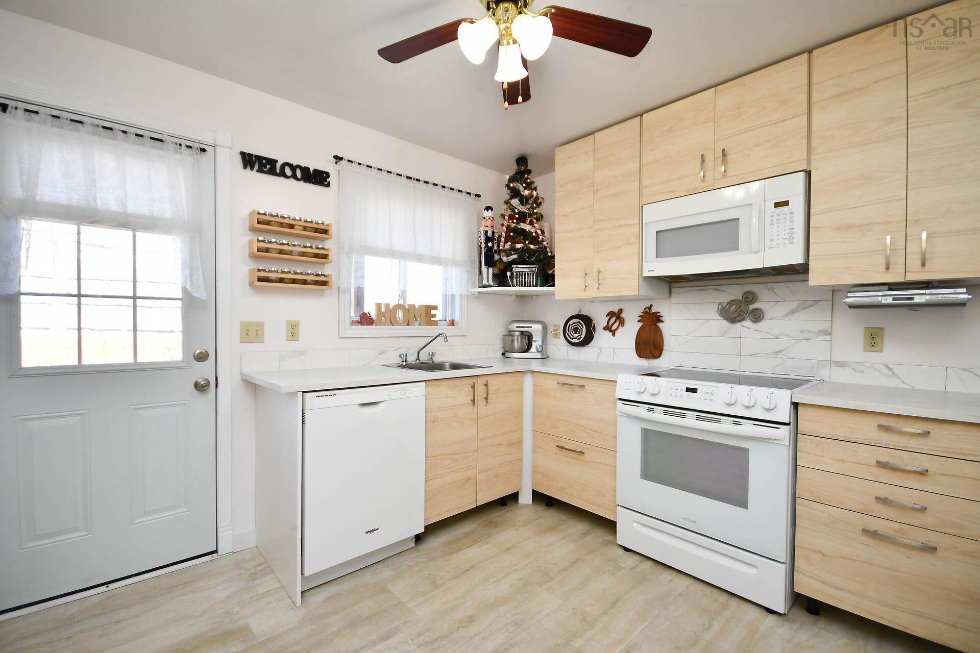 $429,000.00: 15 Circassion Drive, Forest Hills
