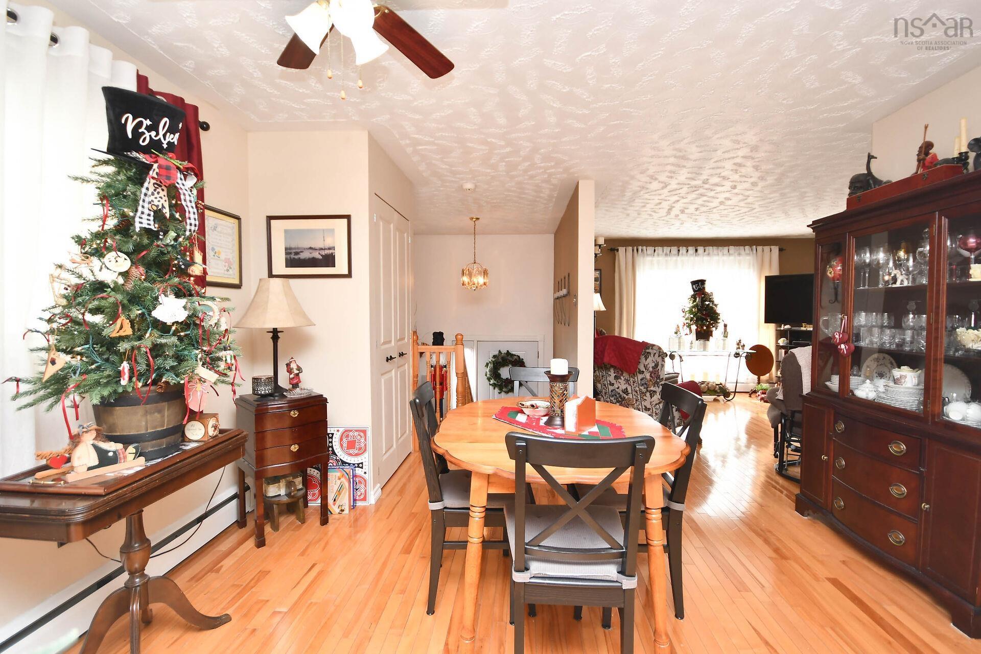 $429,000.00: 15 Circassion Drive, Forest Hills