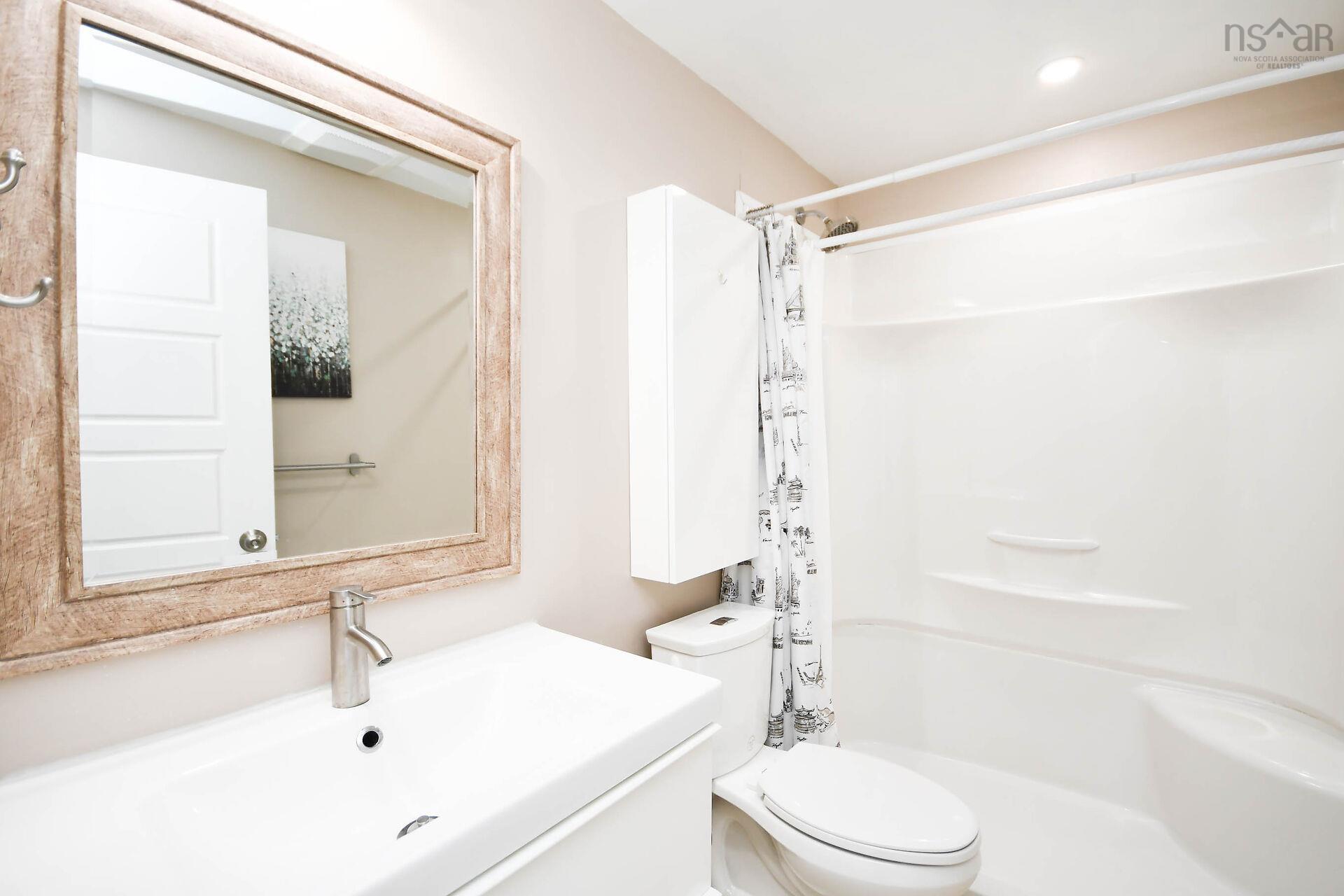 $429,000.00: 15 Circassion Drive, Forest Hills