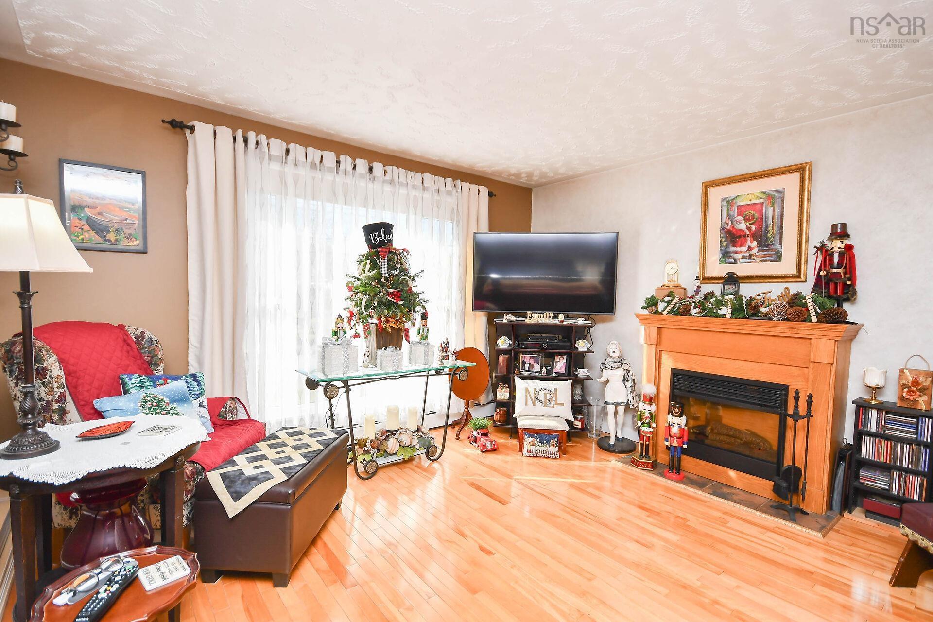 $429,000.00: 15 Circassion Drive, Forest Hills