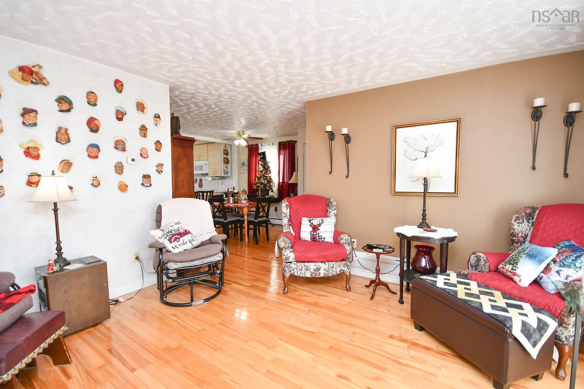 $429,000.00: 15 Circassion Drive, Forest Hills