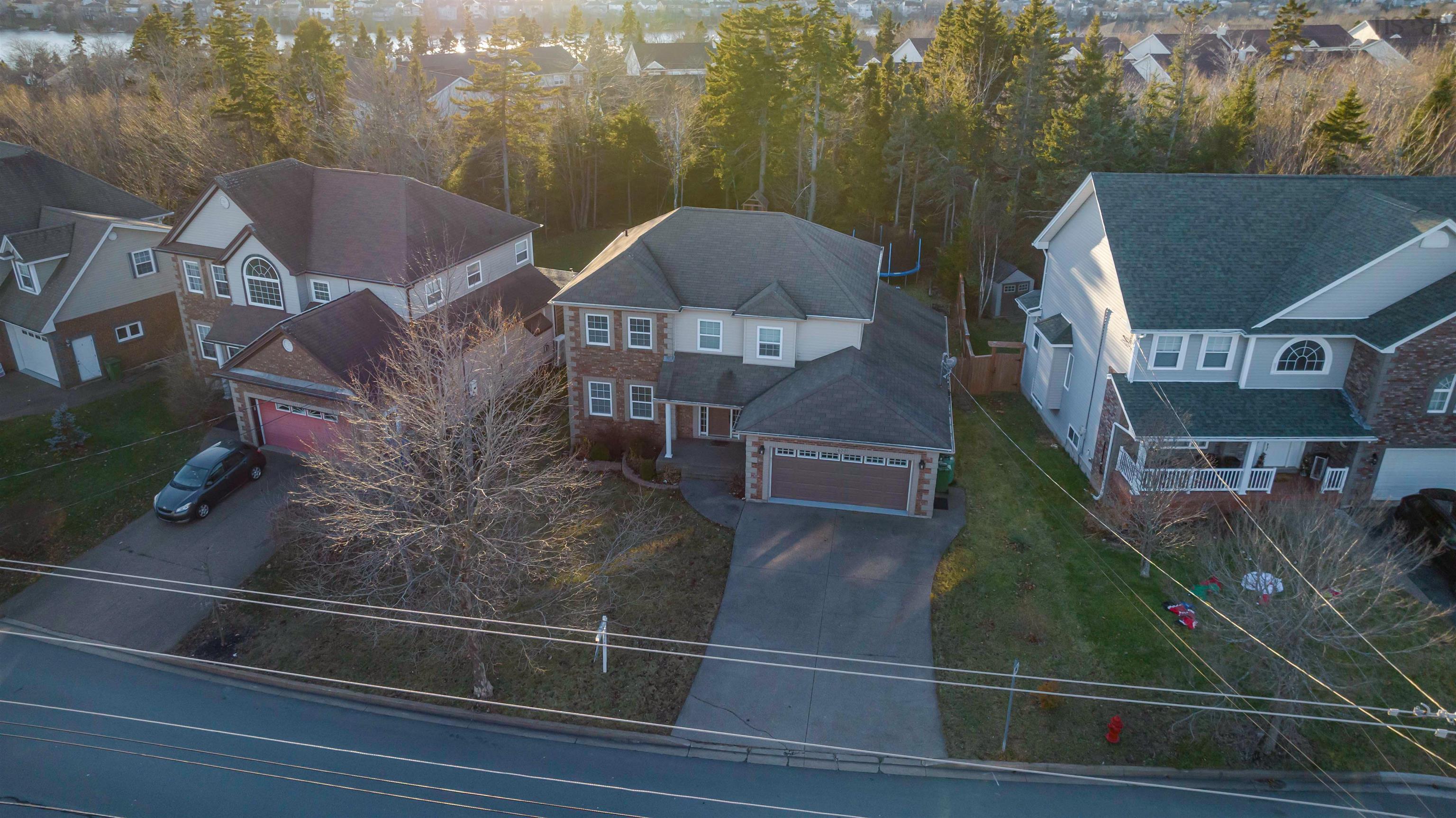 $850,000.00: 400 Portland Hills Drive, Dartmouth