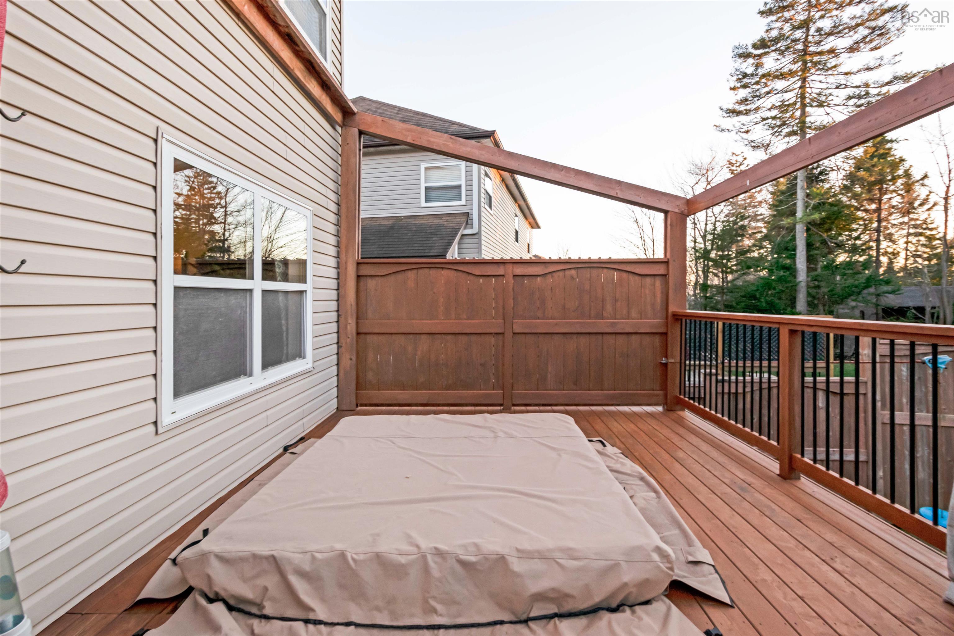 $850,000.00: 400 Portland Hills Drive, Dartmouth