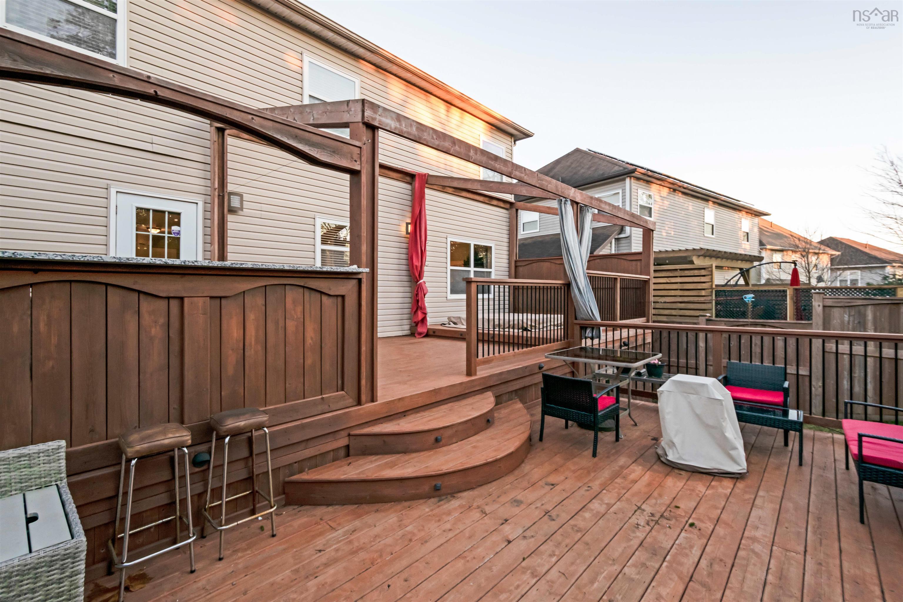 $850,000.00: 400 Portland Hills Drive, Dartmouth