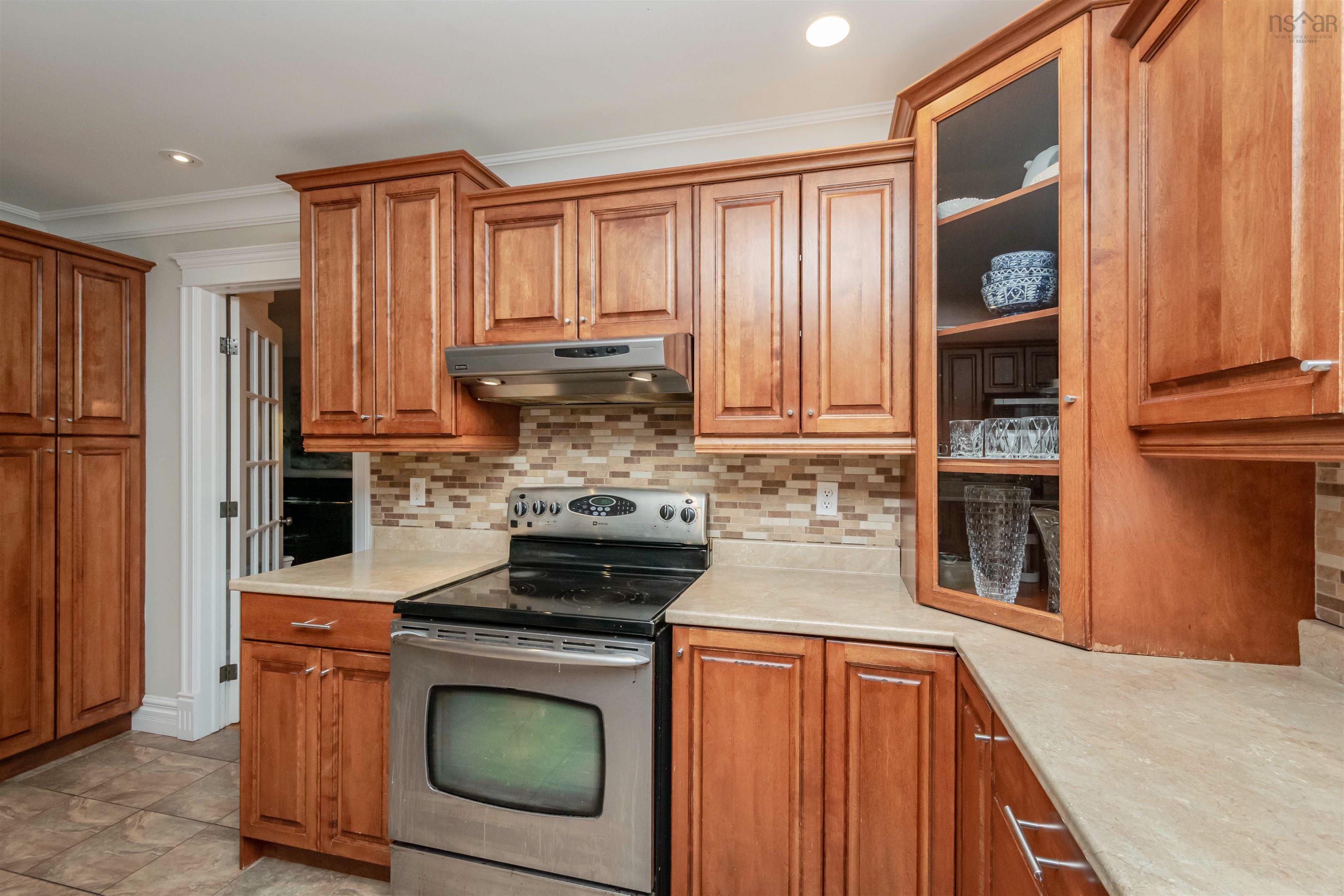 $850,000.00: 400 Portland Hills Drive, Dartmouth