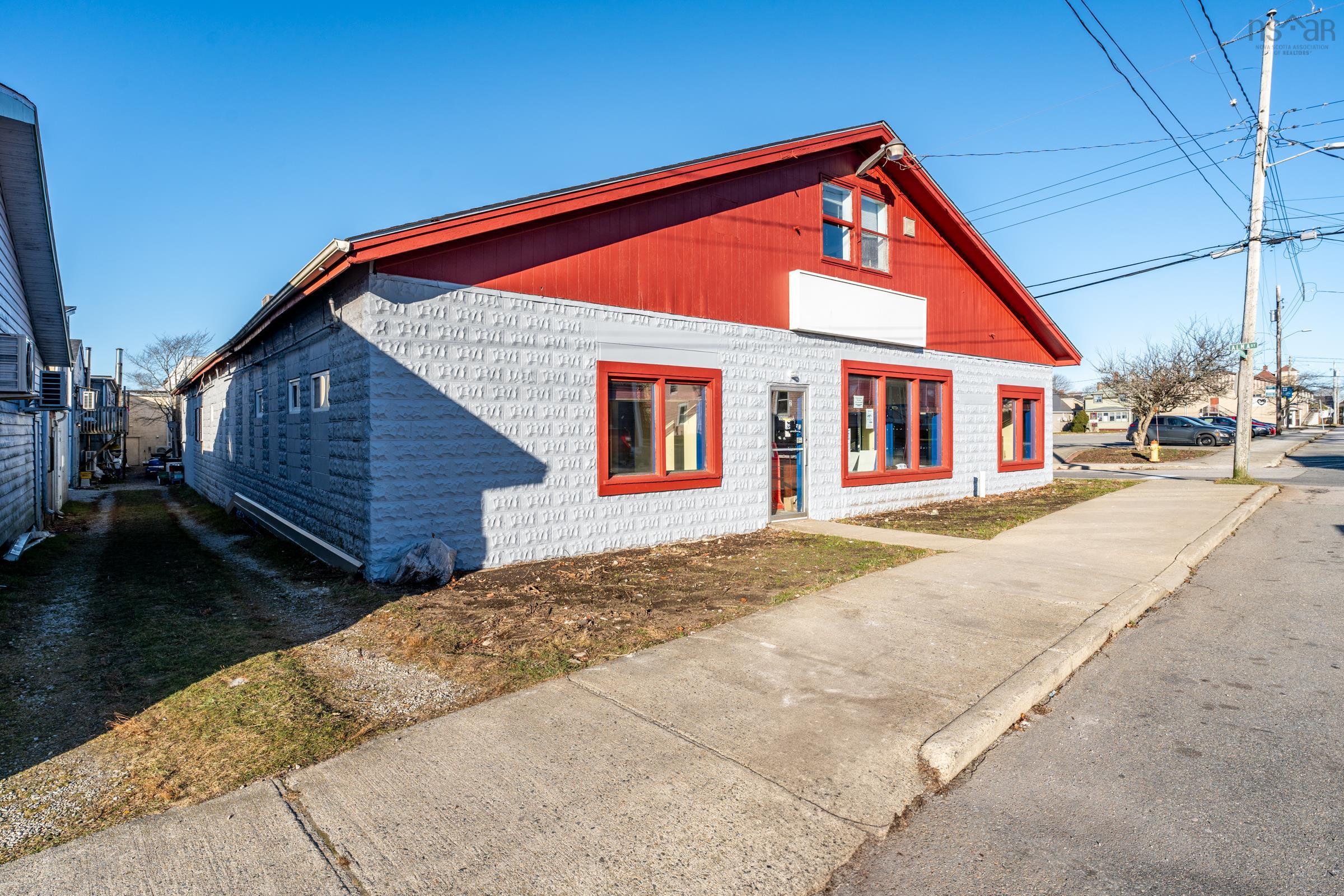 $350,000.00: 2 Second & Alma Street, Yarmouth