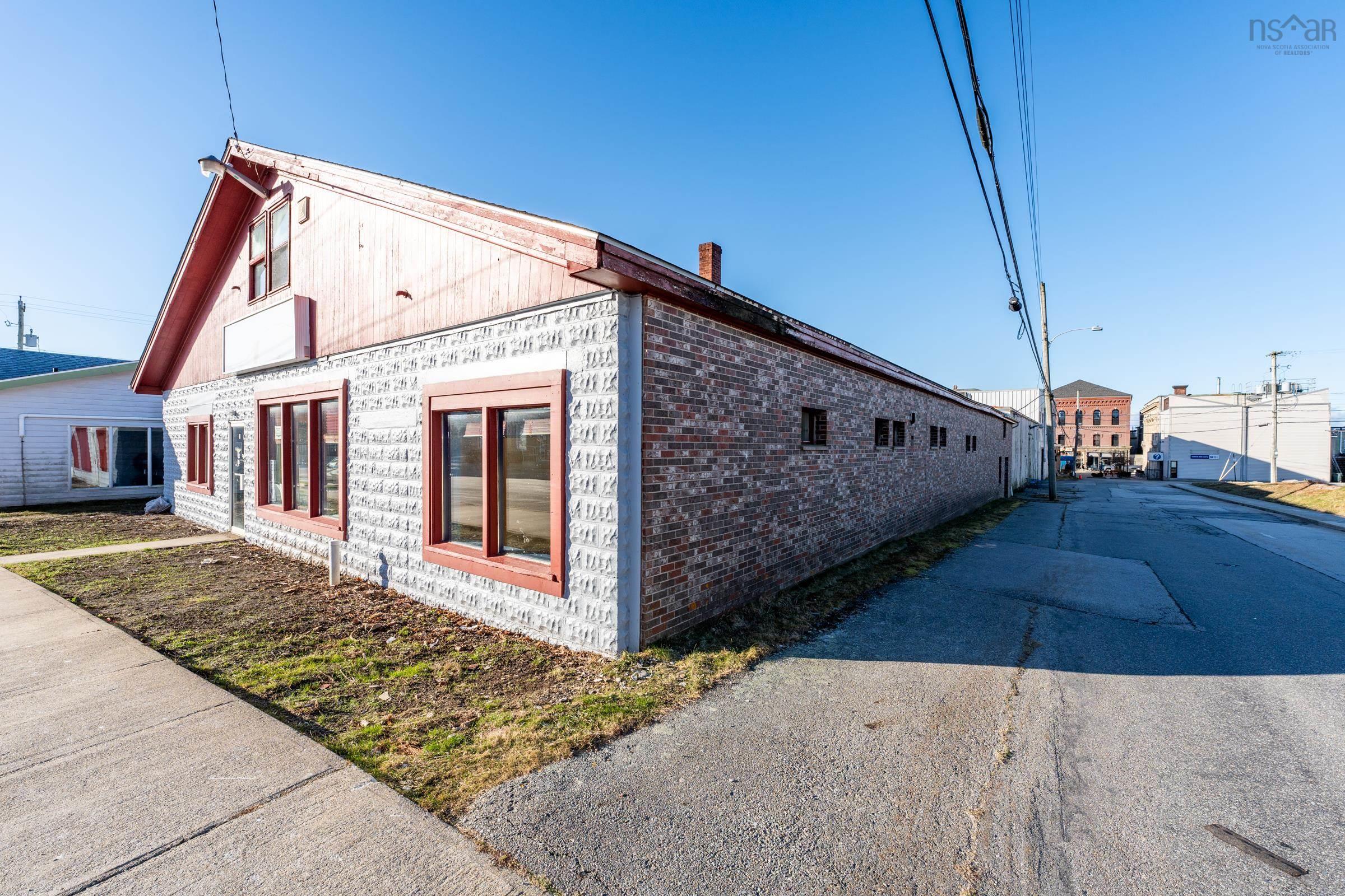 $350,000.00: 2 Second & Alma Street, Yarmouth