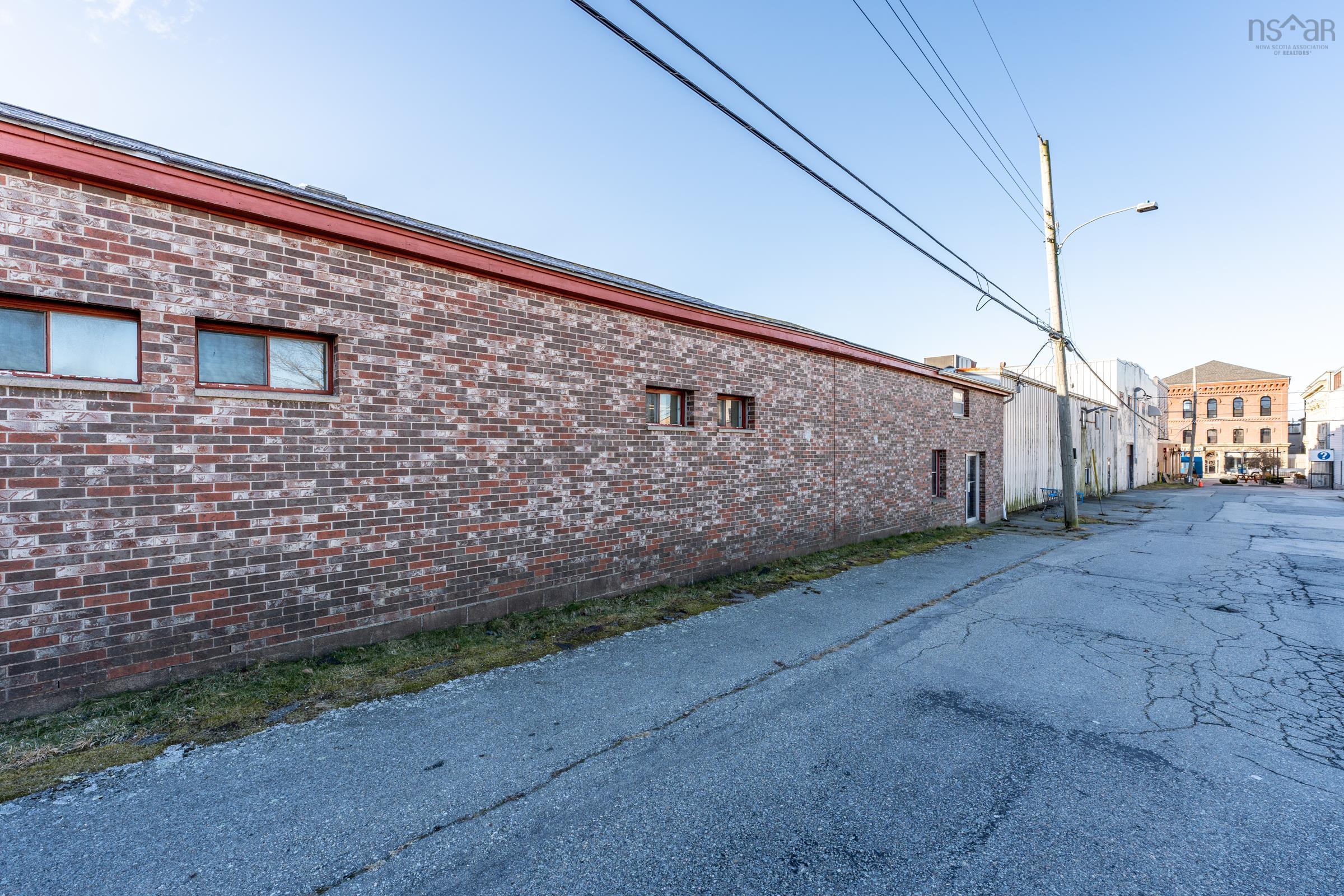 $350,000.00: 2 Second & Alma Street, Yarmouth