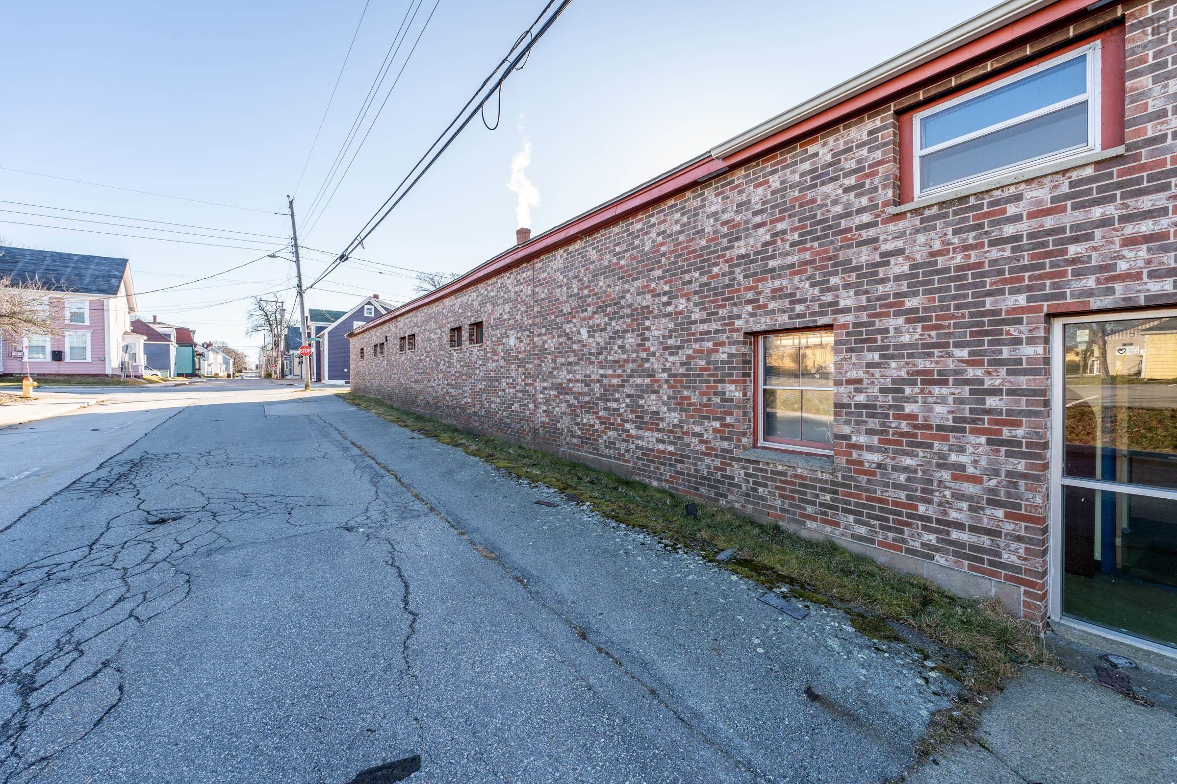 $350,000.00: 2 Second & Alma Street, Yarmouth
