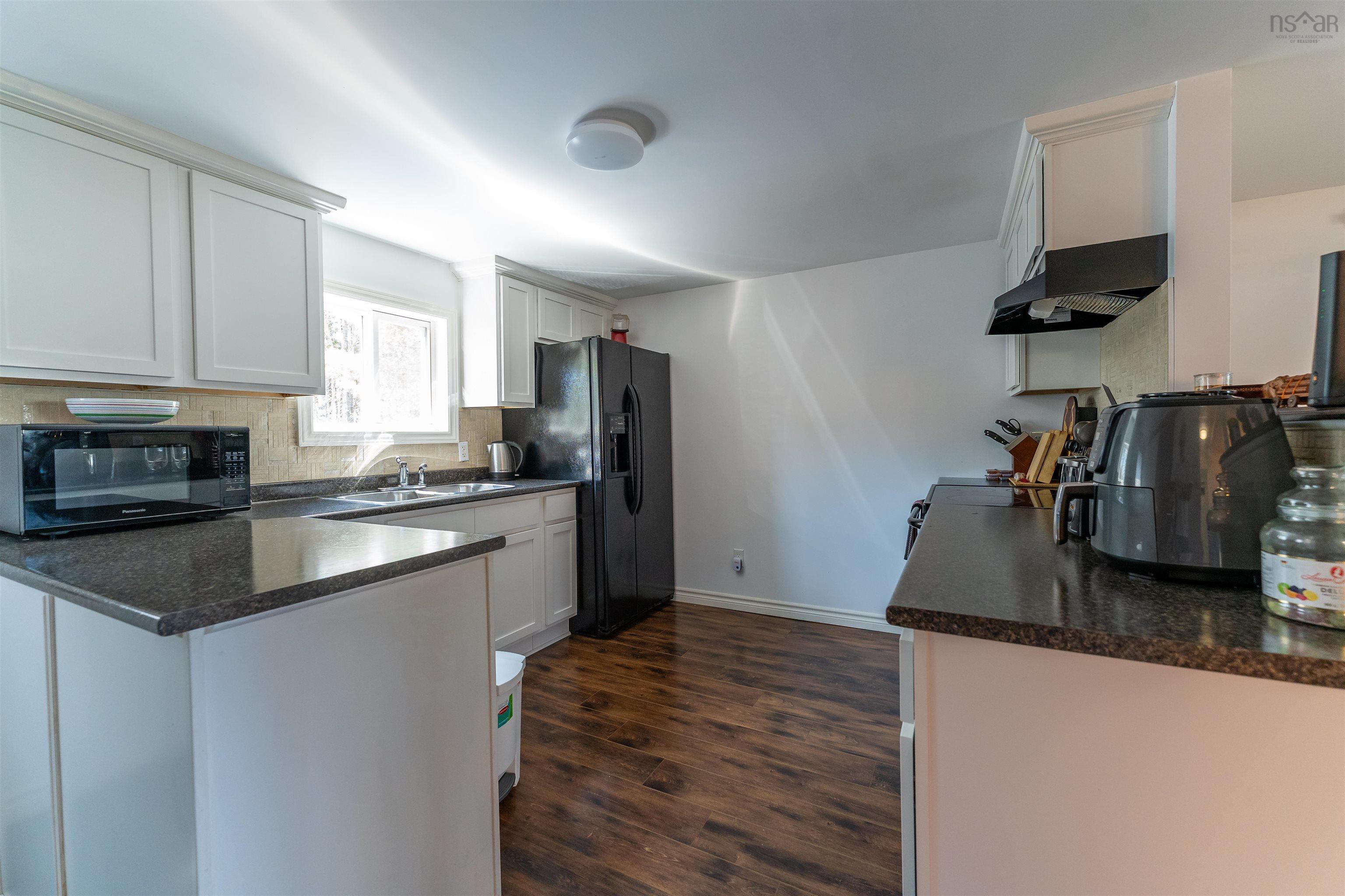 $420,000.00: 201 10430 Highway 201 Highway W, Meadowvale