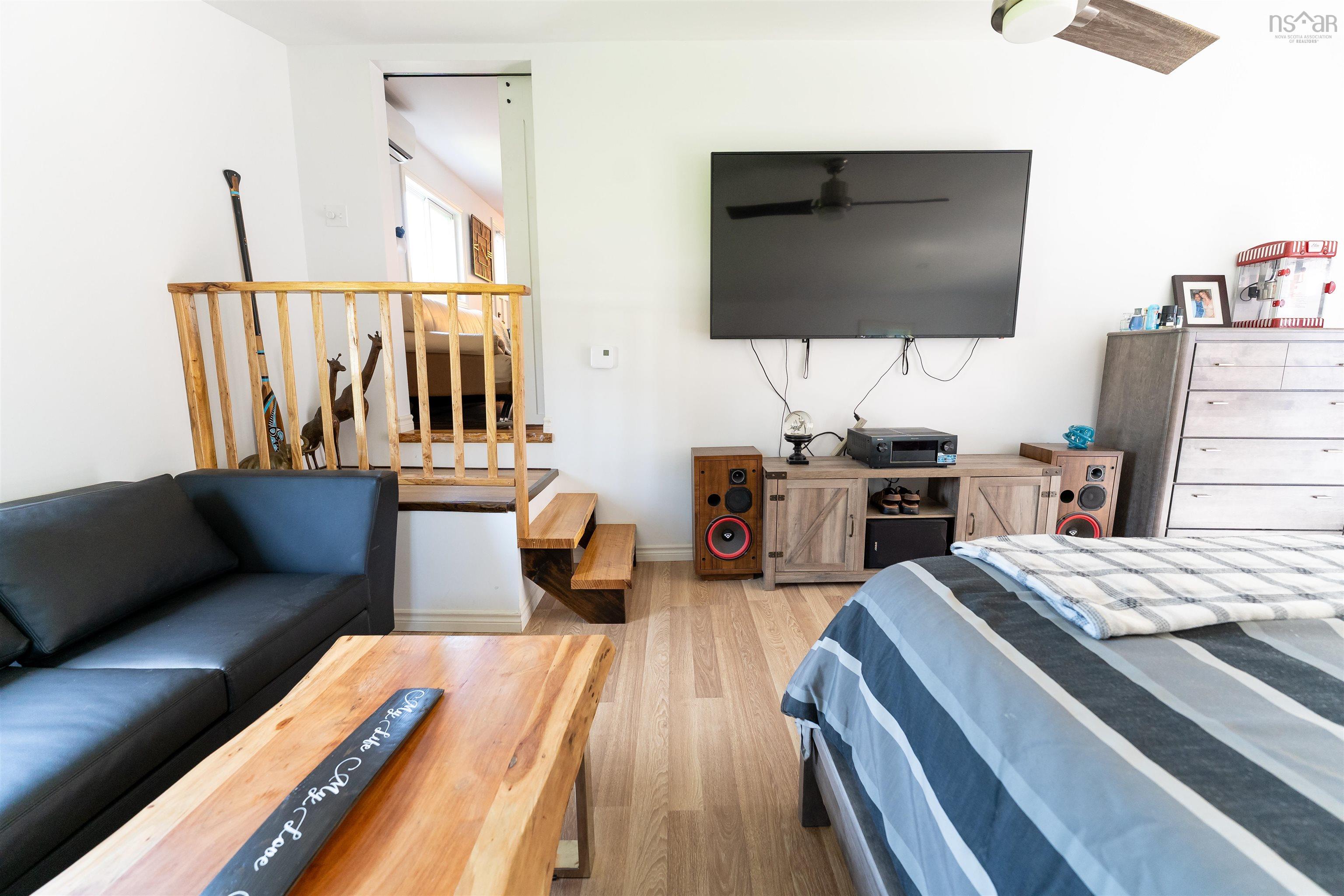 $420,000.00: 201 10430 Highway 201 Highway W, Meadowvale