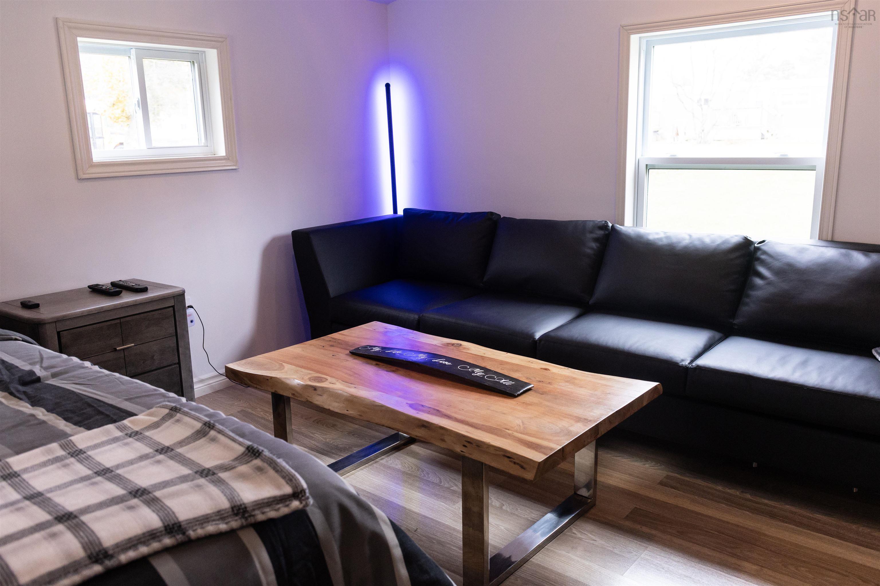 $420,000.00: 201 10430 Highway 201 Highway W, Meadowvale