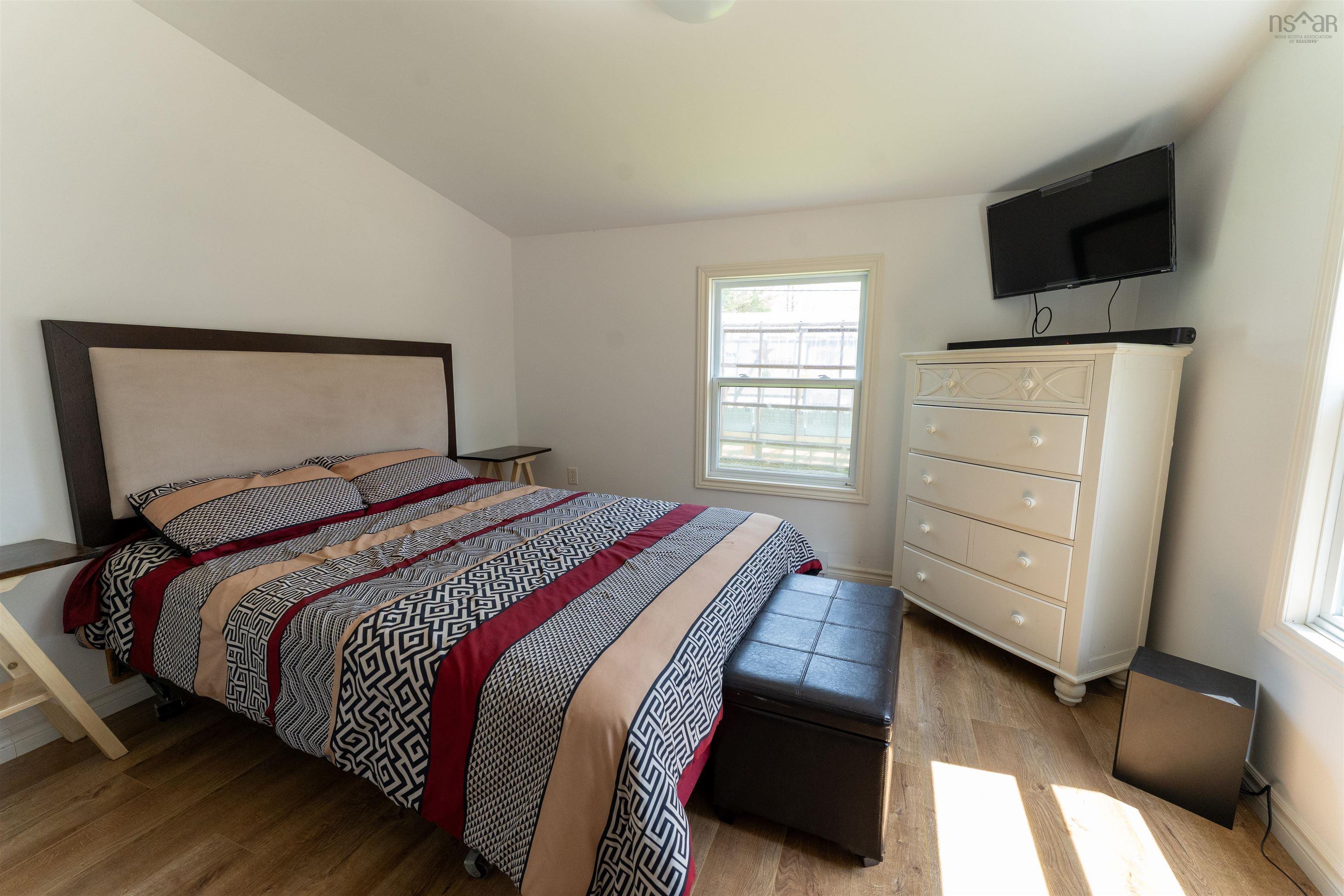 $420,000.00: 201 10430 Highway 201 Highway W, Meadowvale