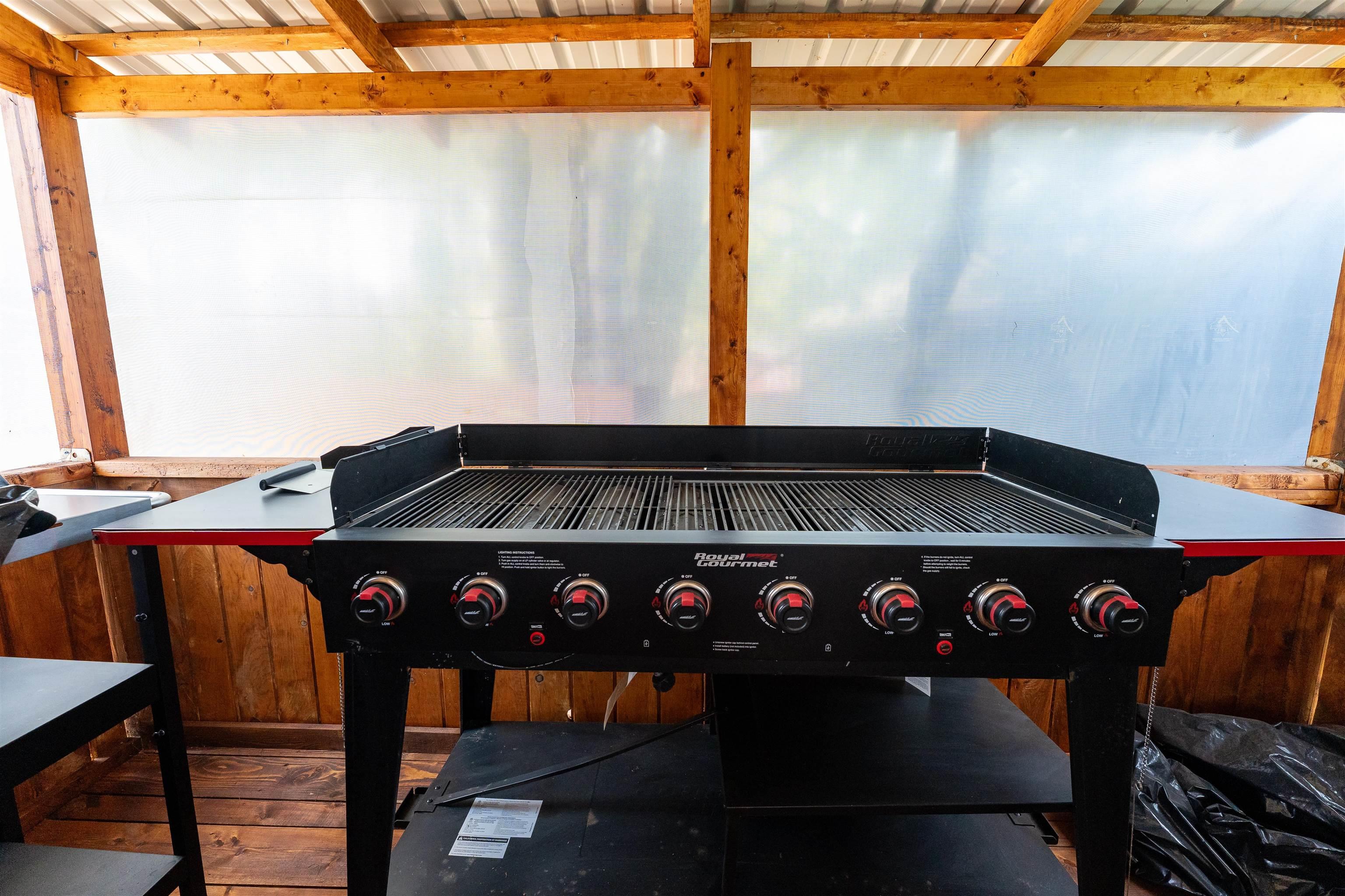 $420,000.00: 201 10430 Highway 201 Highway W, Meadowvale