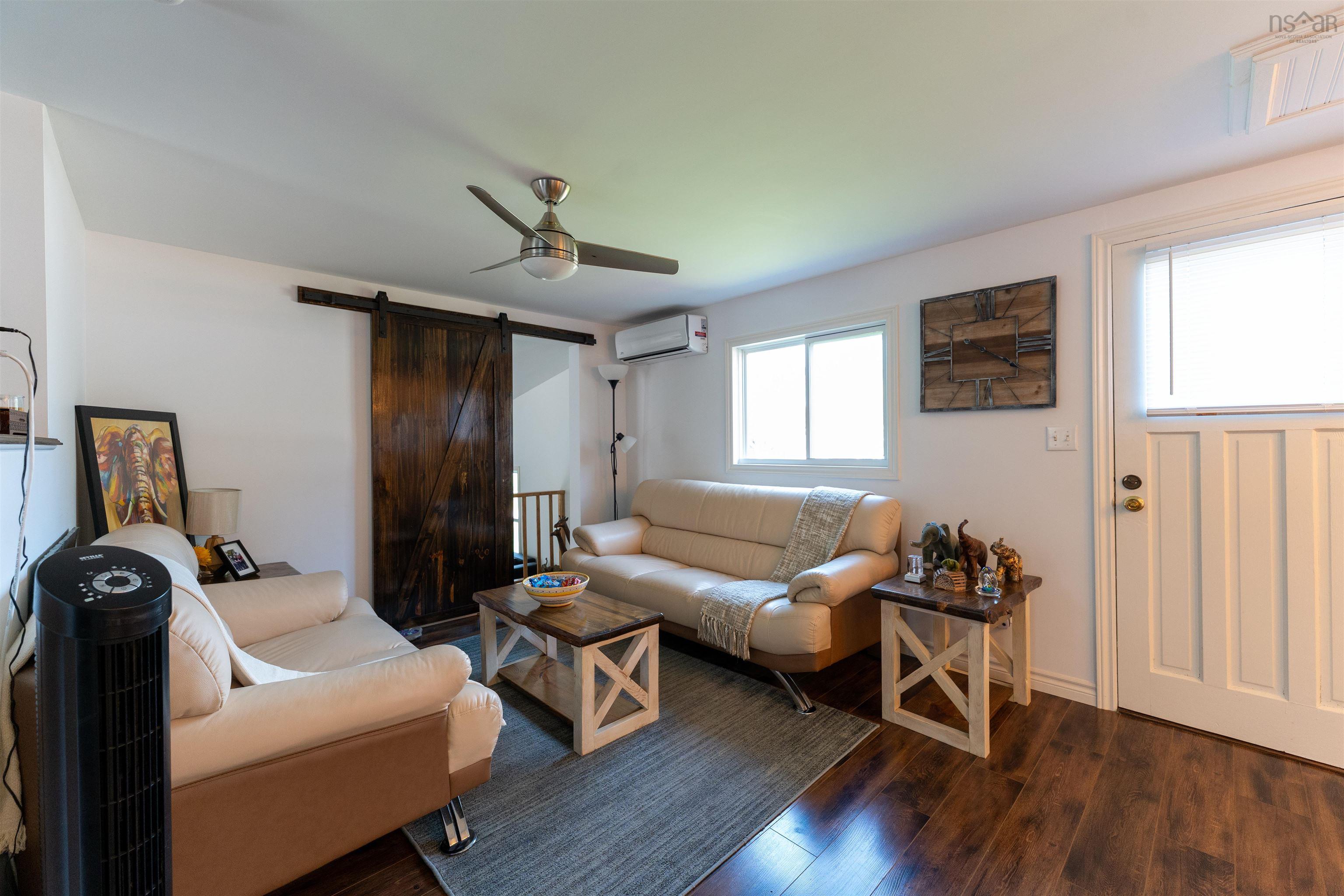 $420,000.00: 201 10430 Highway 201 Highway W, Meadowvale